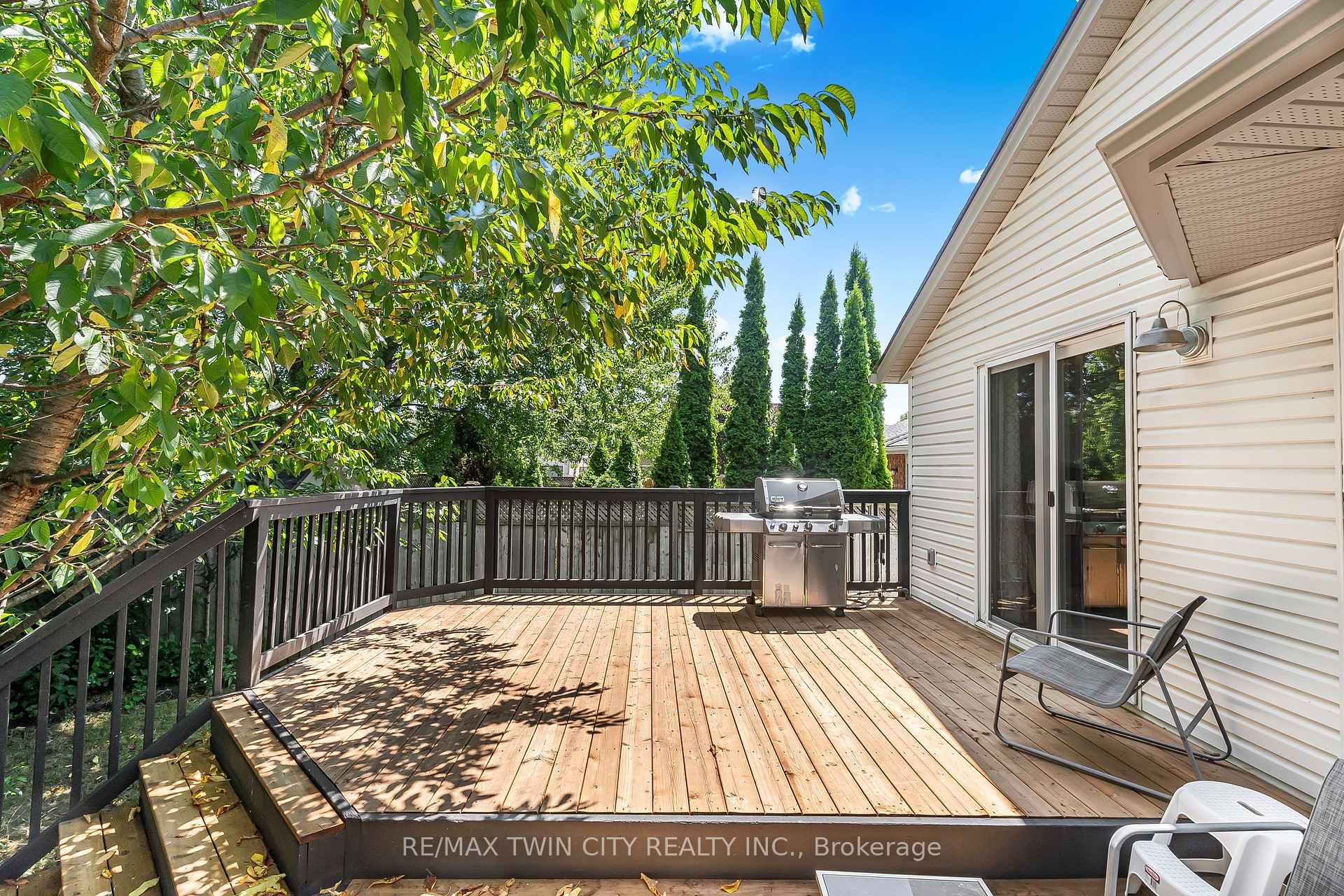 Photo 33 of 4 Orchid Crescent, Kitchener — HOMEH
