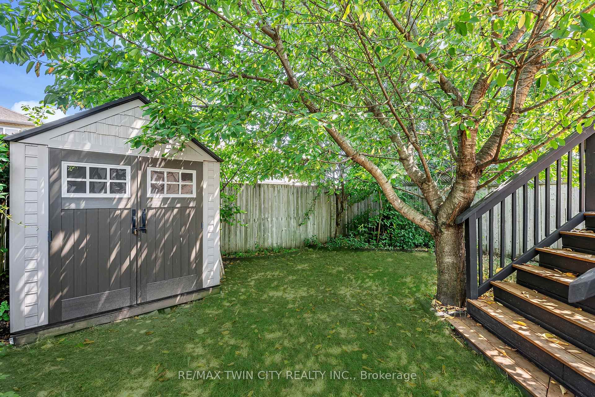 Photo 34 of 4 Orchid Crescent, Kitchener — HOMEH
