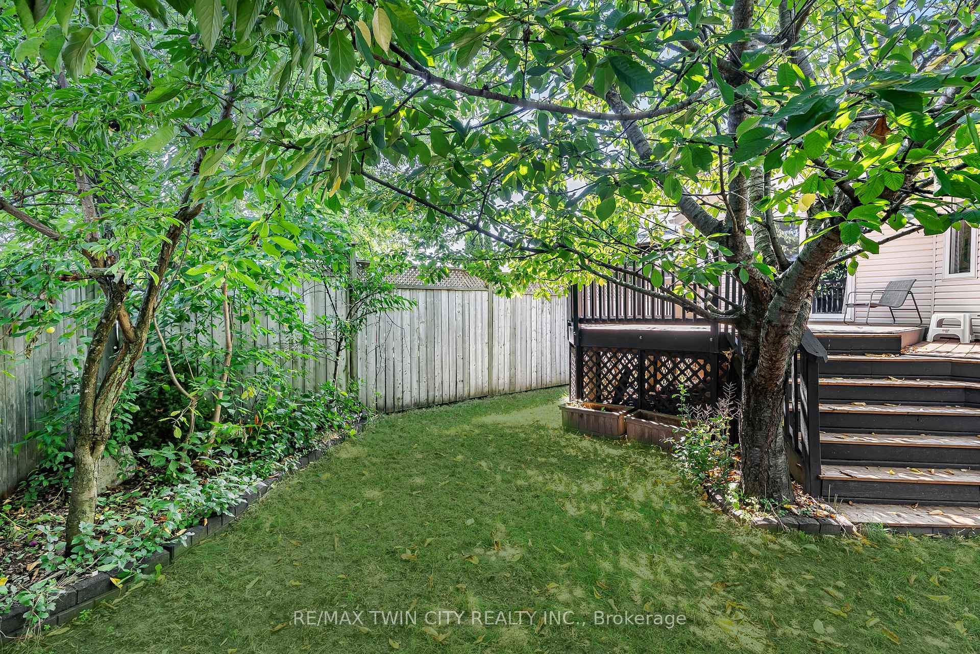 Photo 35 of 4 Orchid Crescent, Kitchener — HOMEH