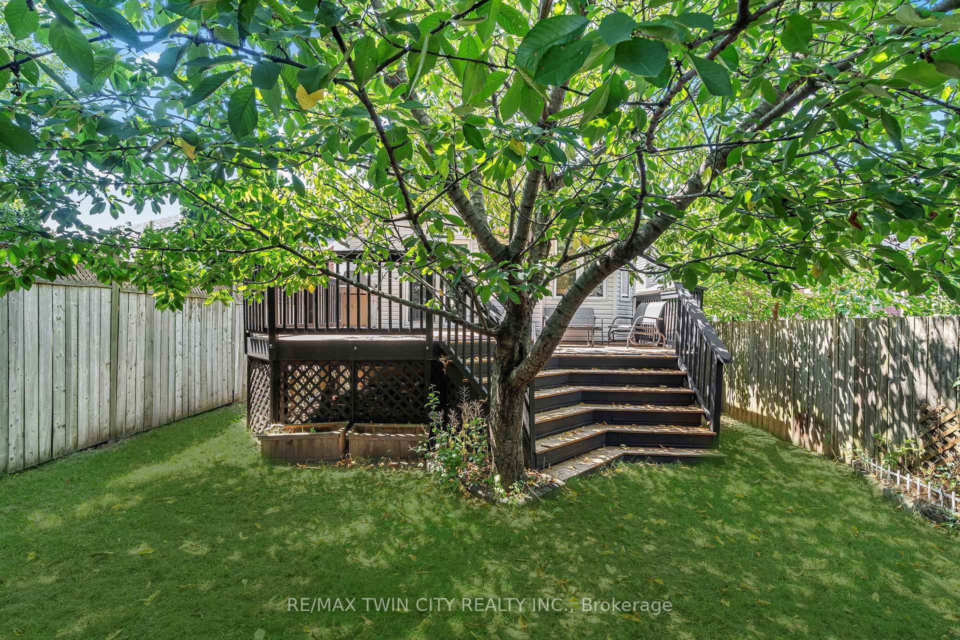 Photo 36 of 4 Orchid Crescent, Kitchener — HOMEH