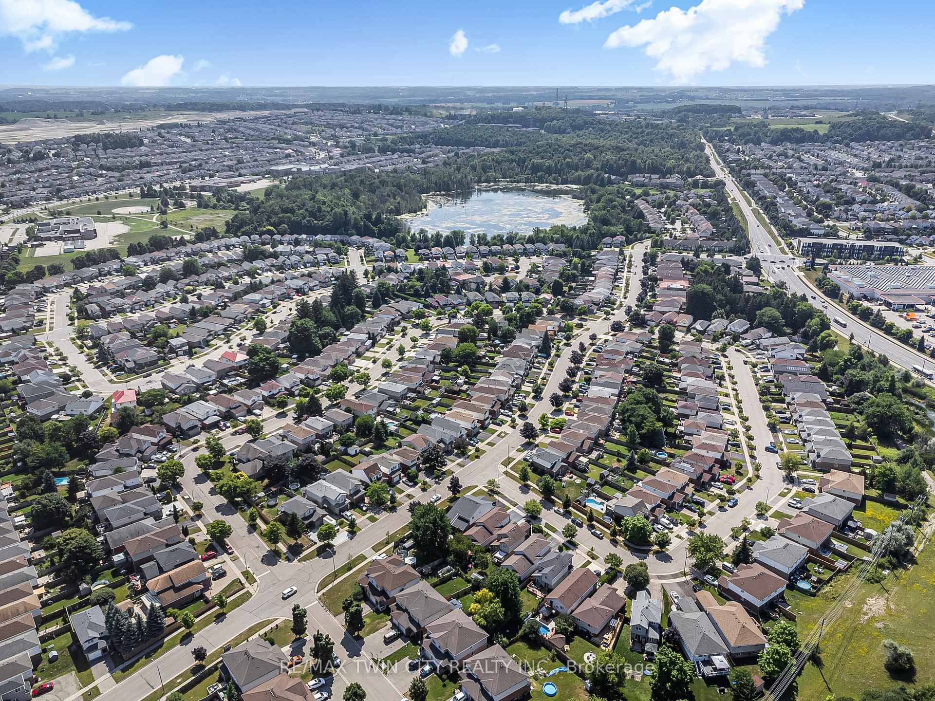 Photo 40 of 4 Orchid Crescent, Kitchener — HOMEH