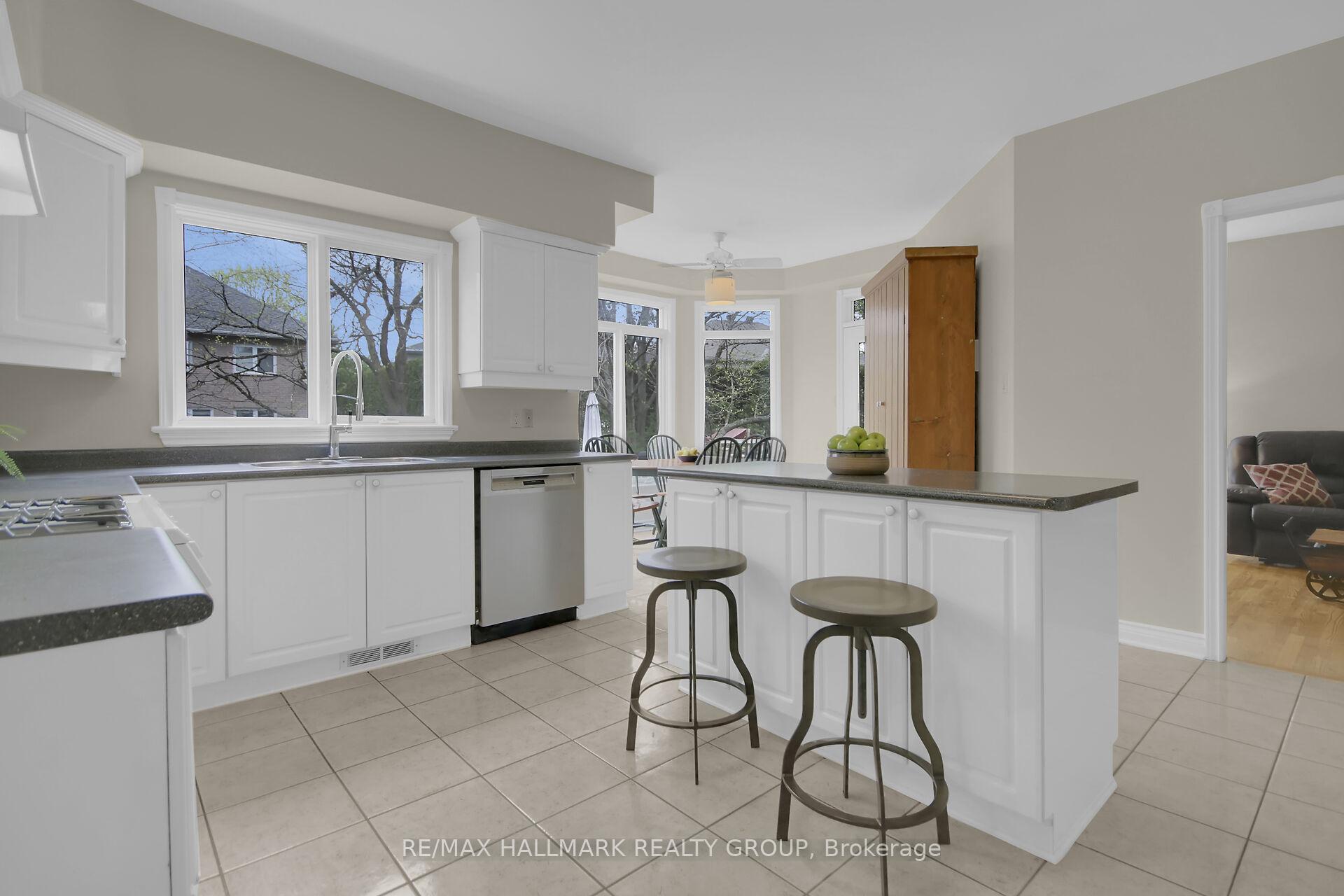 Photo 18 of 138 Shaughnessy Crescent, Ottawa, Kanata - Kanata Lakes/Heritage Hills — HOMEH