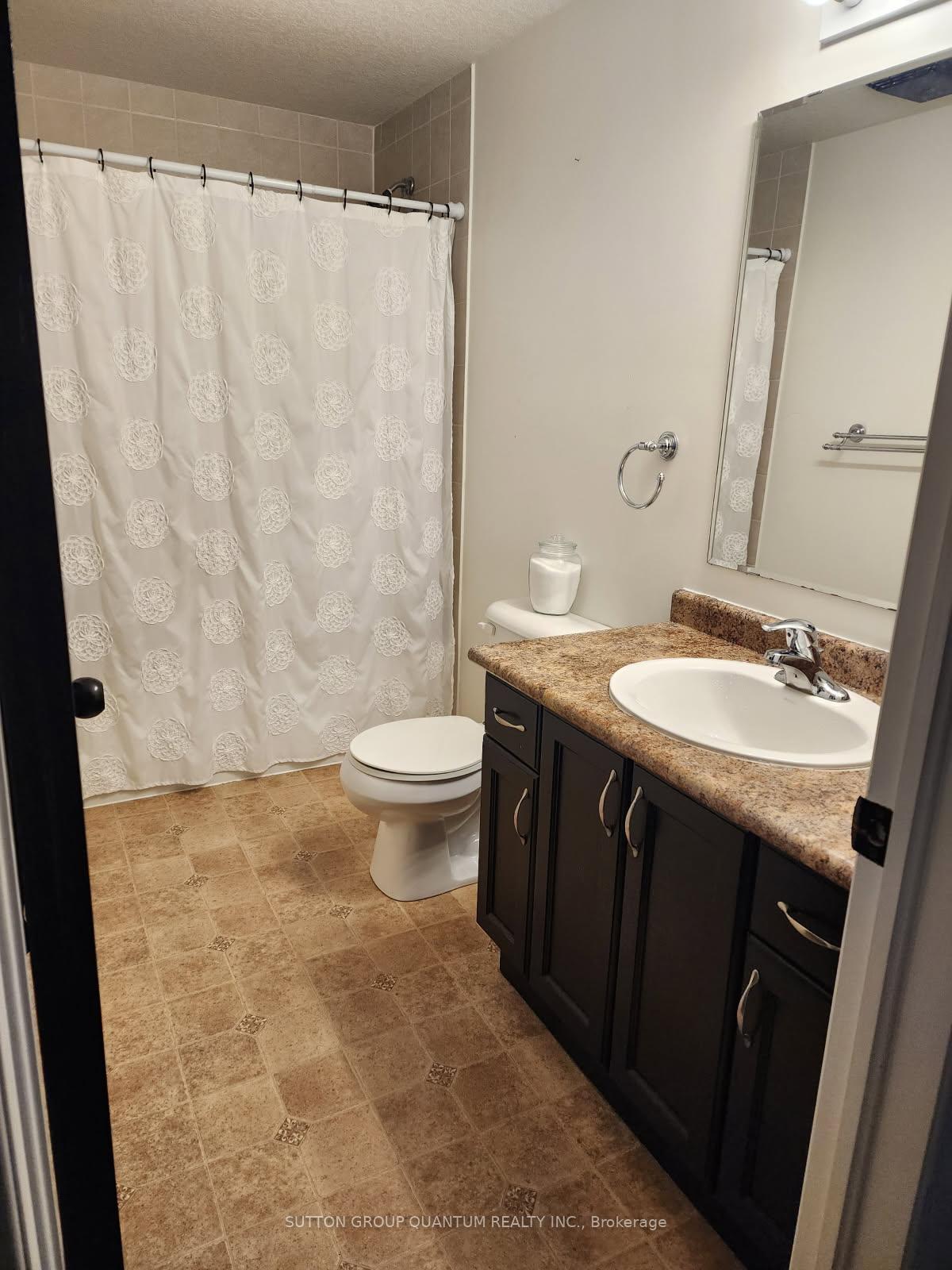Photo 13 of 17 Corsica Street, Kitchener, Huron Park — HOMEH
