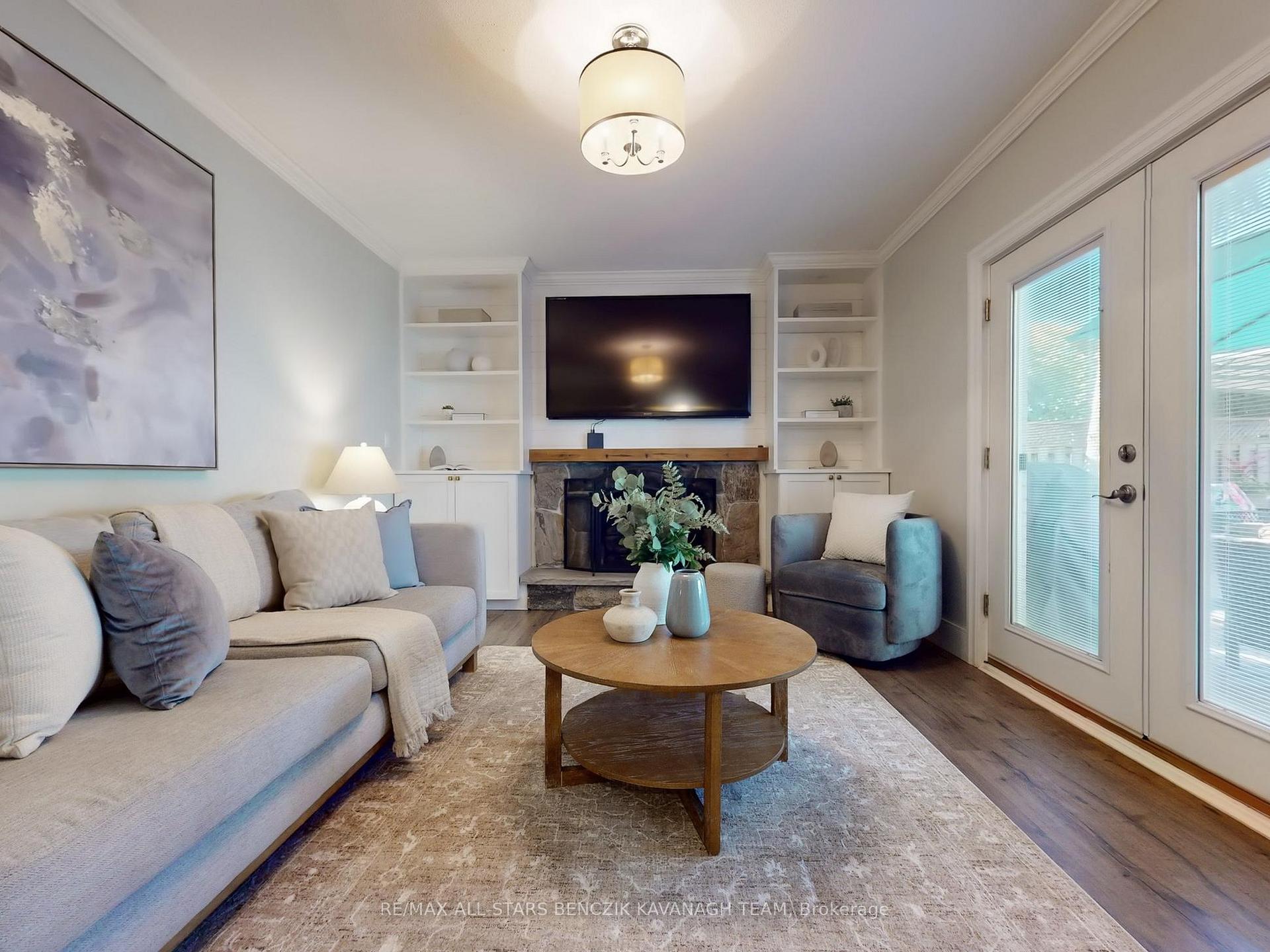 Photo 6 of 14 Hamilton Hall Drive, Markham, Markham Village — HOMEH