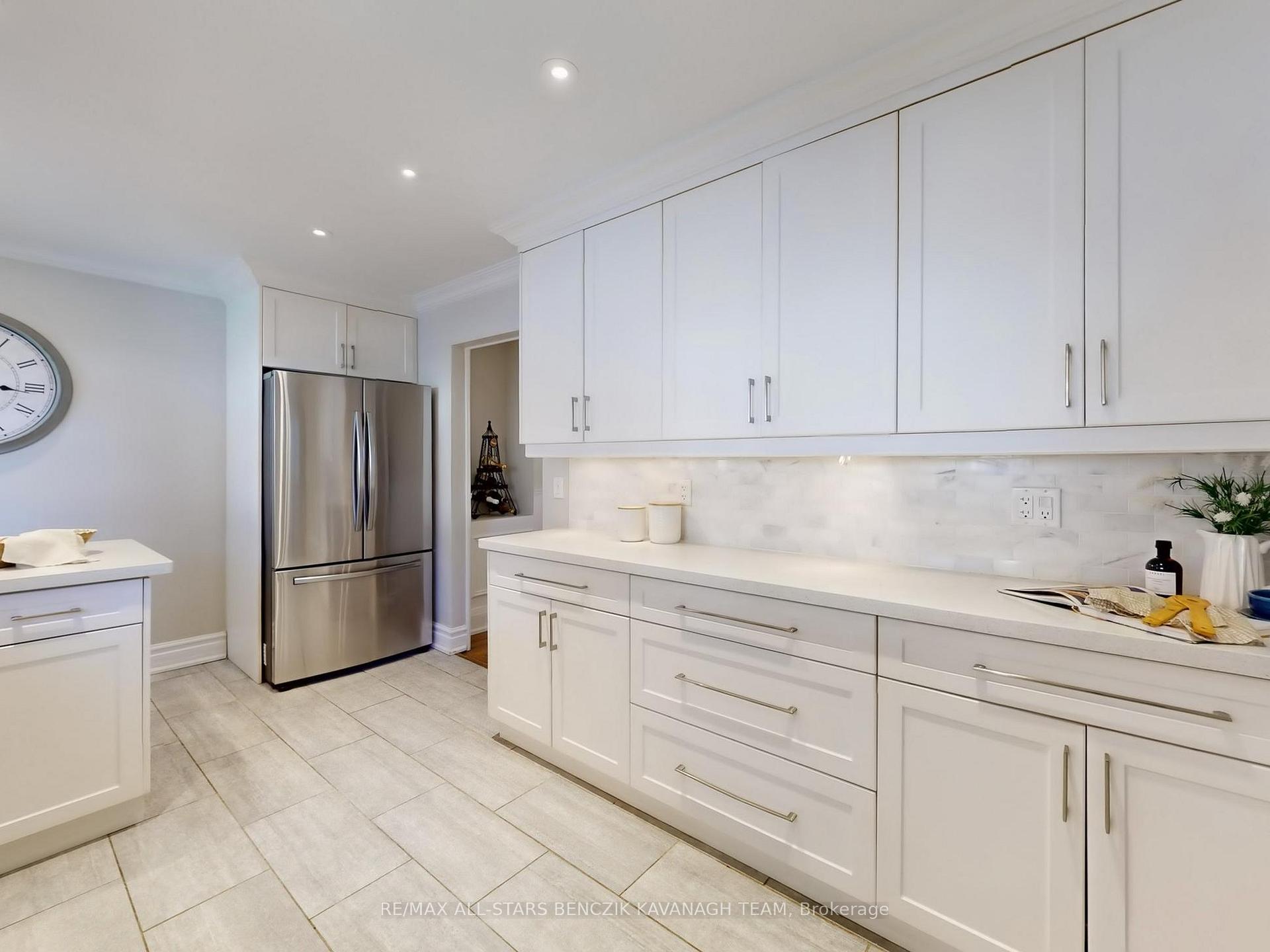 Photo 9 of 14 Hamilton Hall Drive, Markham, Markham Village — HOMEH
