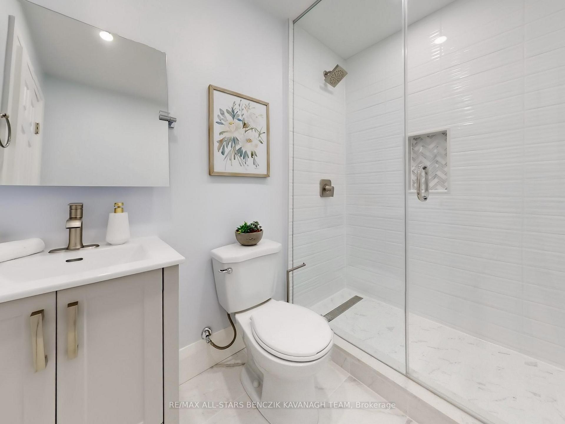 Photo 12 of 14 Hamilton Hall Drive, Markham, Markham Village — HOMEH