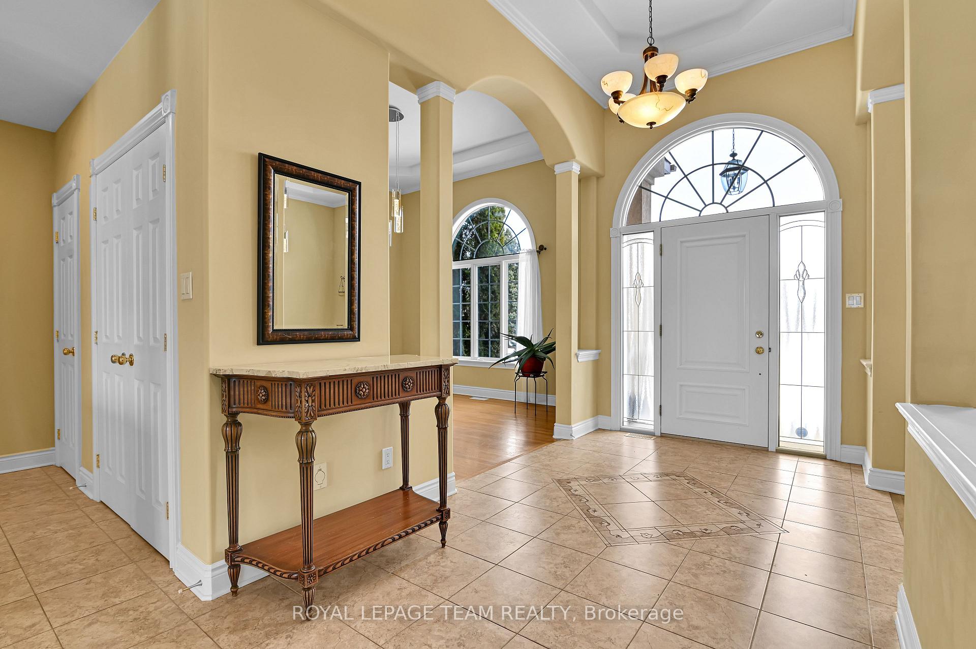 Photo 5 of 5618 Carrison Drive, Ottawa, Manotick Village & Manotick Estates — HOMEH