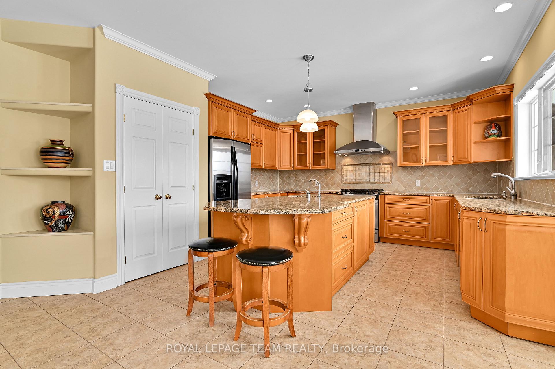Photo 11 of 5618 Carrison Drive, Ottawa, Manotick Village & Manotick Estates — HOMEH
