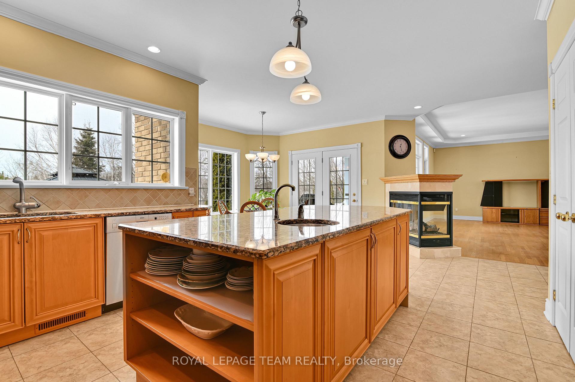 Photo 13 of 5618 Carrison Drive, Ottawa, Manotick Village & Manotick Estates — HOMEH