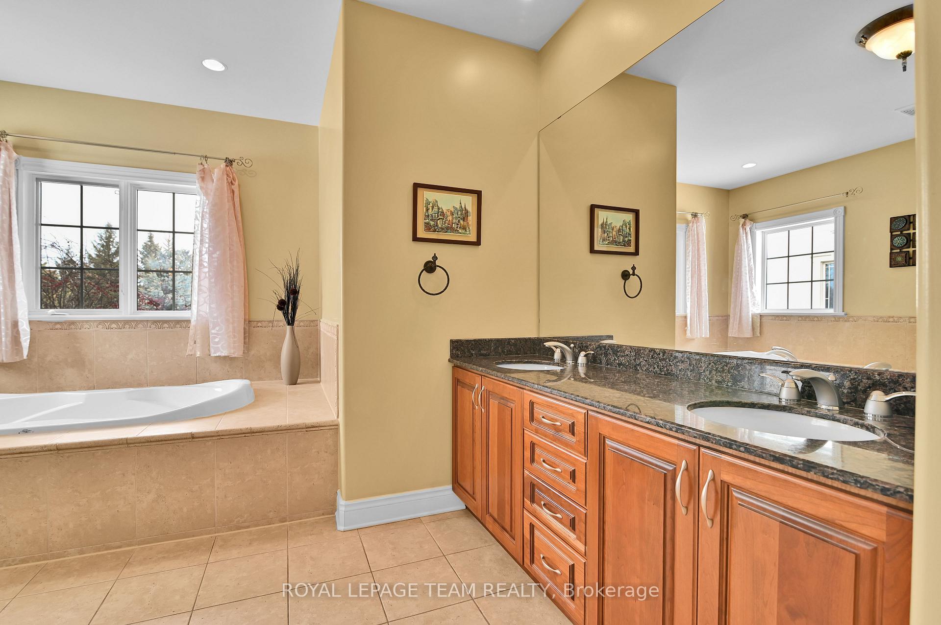 Photo 17 of 5618 Carrison Drive, Ottawa, Manotick Village & Manotick Estates — HOMEH