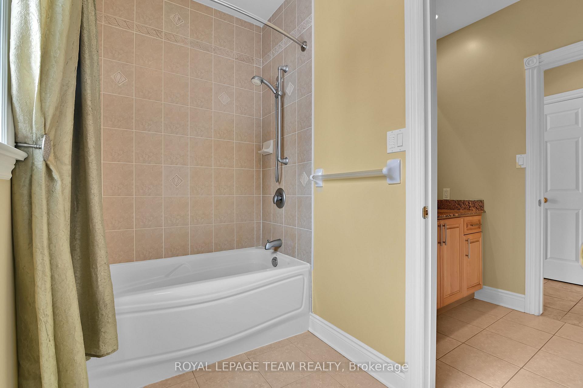 Photo 23 of 5618 Carrison Drive, Ottawa, Manotick Village & Manotick Estates — HOMEH