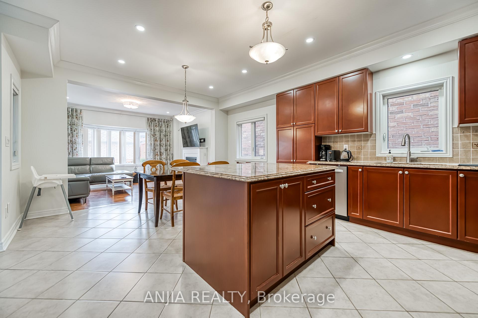 Photo 10 of 103 Shady Oaks Avenue, Markham, Cornell — HOMEH