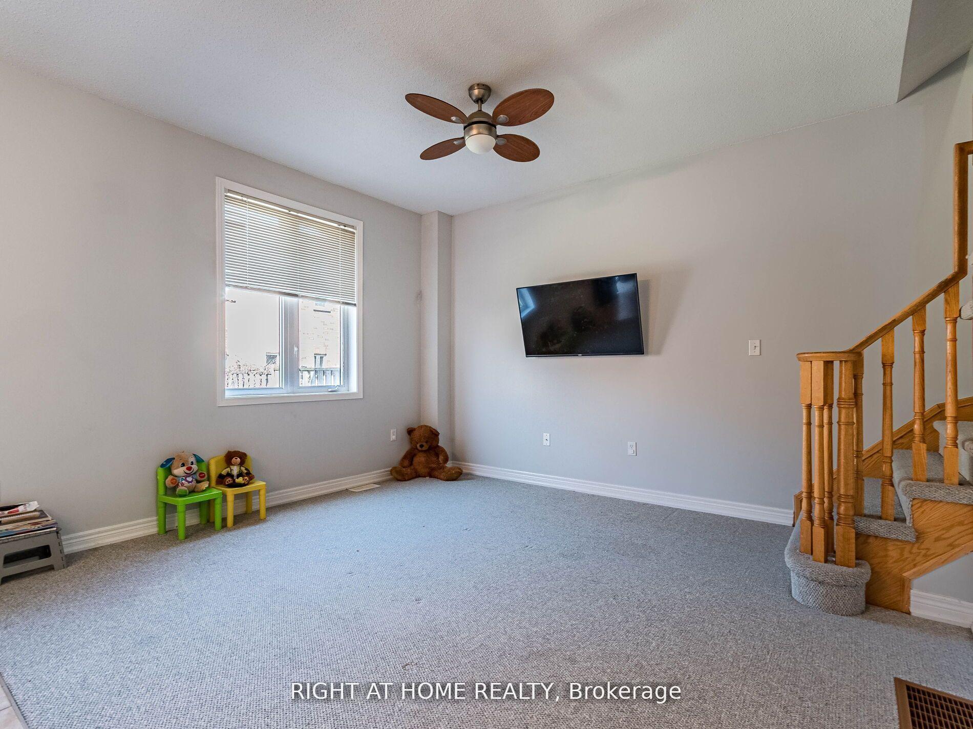 Photo 11 of 23 Glendarling Crescent, Hamilton, Stoney Creek — HOMEH