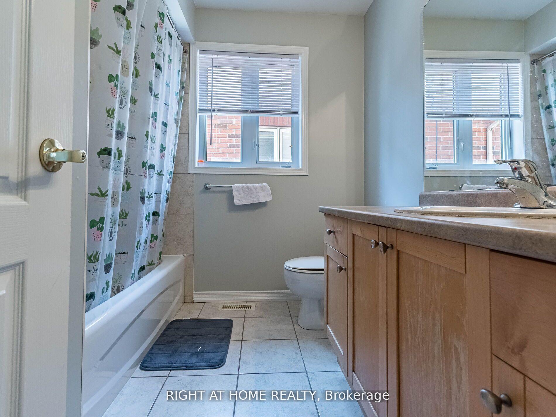 Photo 22 of 23 Glendarling Crescent, Hamilton, Stoney Creek — HOMEH
