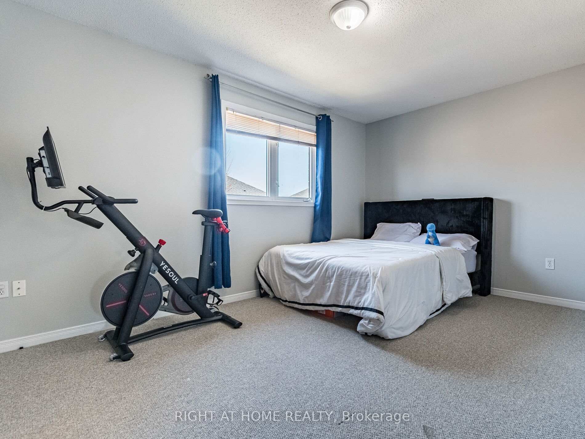 Photo 24 of 23 Glendarling Crescent, Hamilton, Stoney Creek — HOMEH