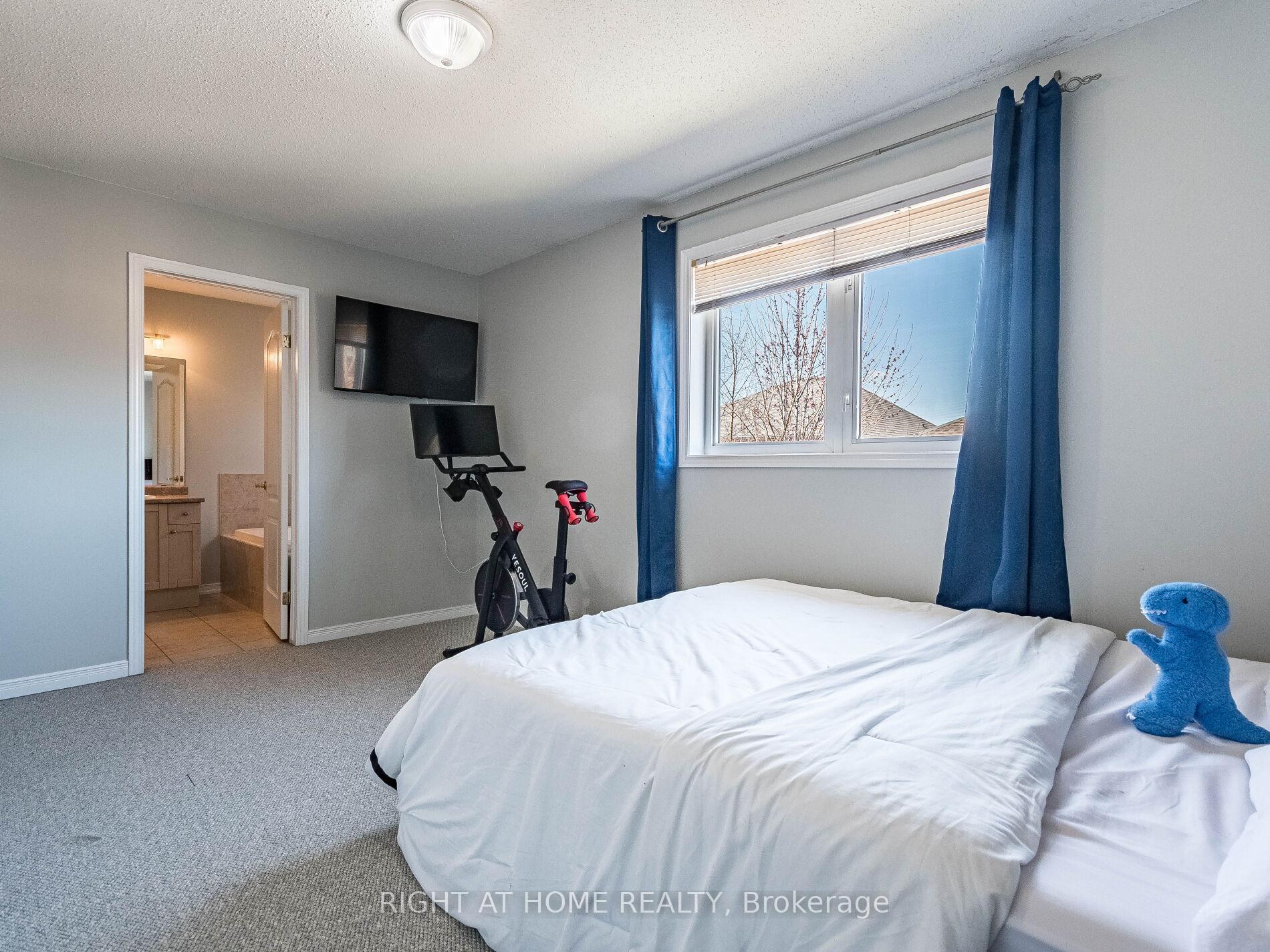 Photo 25 of 23 Glendarling Crescent, Hamilton, Stoney Creek — HOMEH