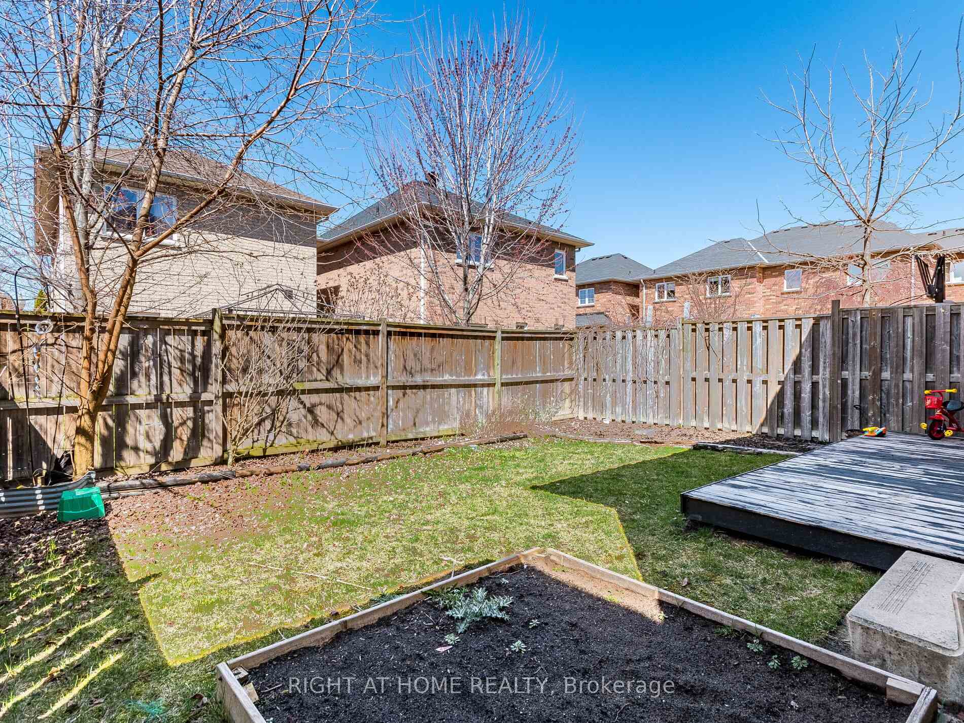 Photo 36 of 23 Glendarling Crescent, Hamilton, Stoney Creek — HOMEH
