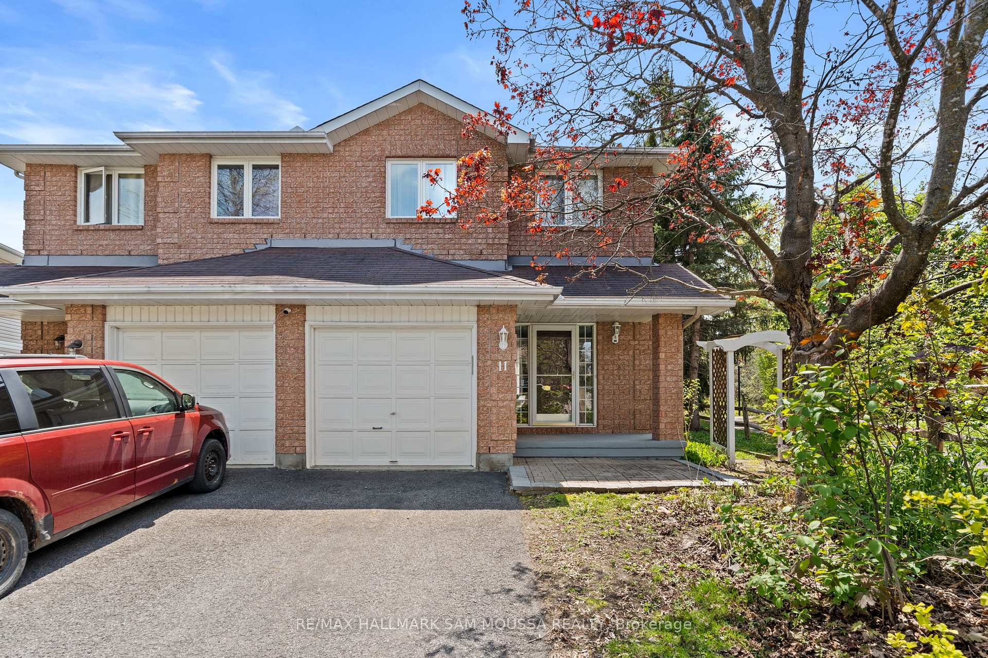 Photo 1 of 11 Highmont Court, Ottawa, Kanata - Kanata Lakes/Heritage Hills — HOMEH