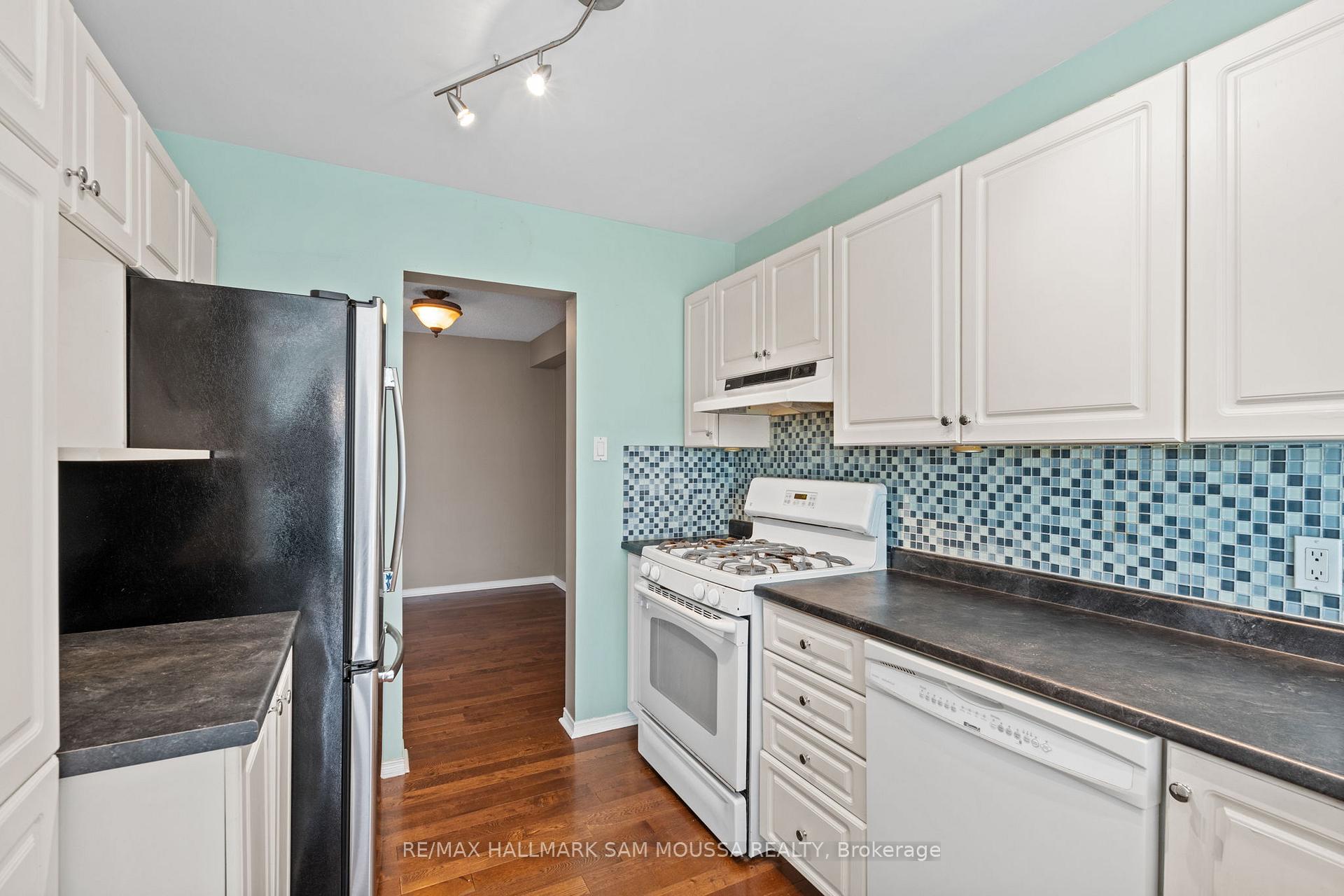 Photo 12 of 11 Highmont Court, Ottawa, Kanata - Kanata Lakes/Heritage Hills — HOMEH