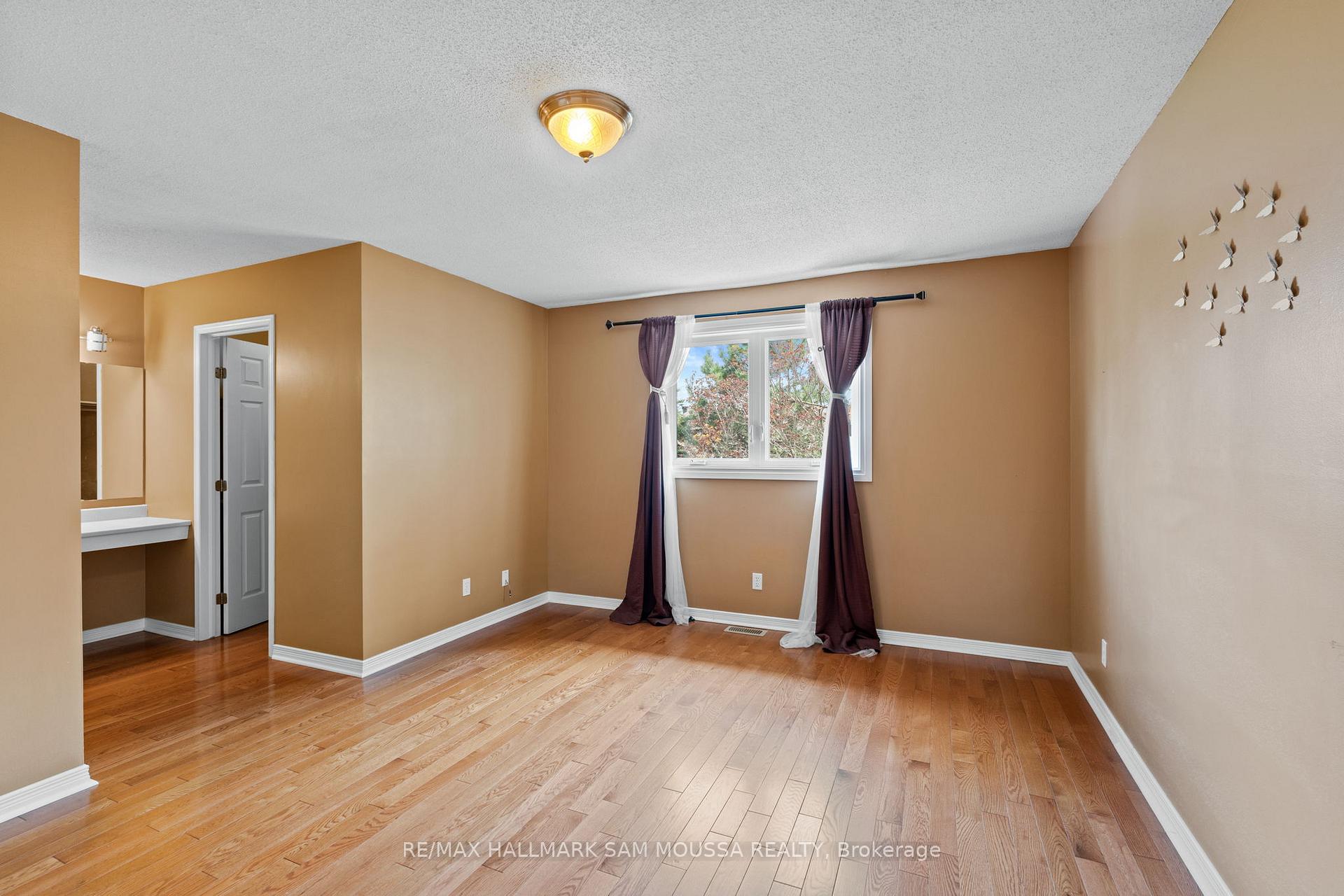 Photo 21 of 11 Highmont Court, Ottawa, Kanata - Kanata Lakes/Heritage Hills — HOMEH