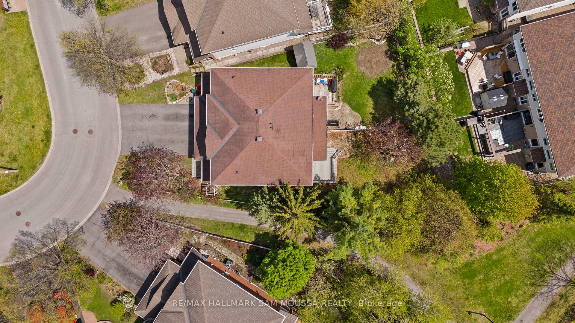 Photo 38 of 11 Highmont Court, Ottawa, Kanata - Kanata Lakes/Heritage Hills — HOMEH