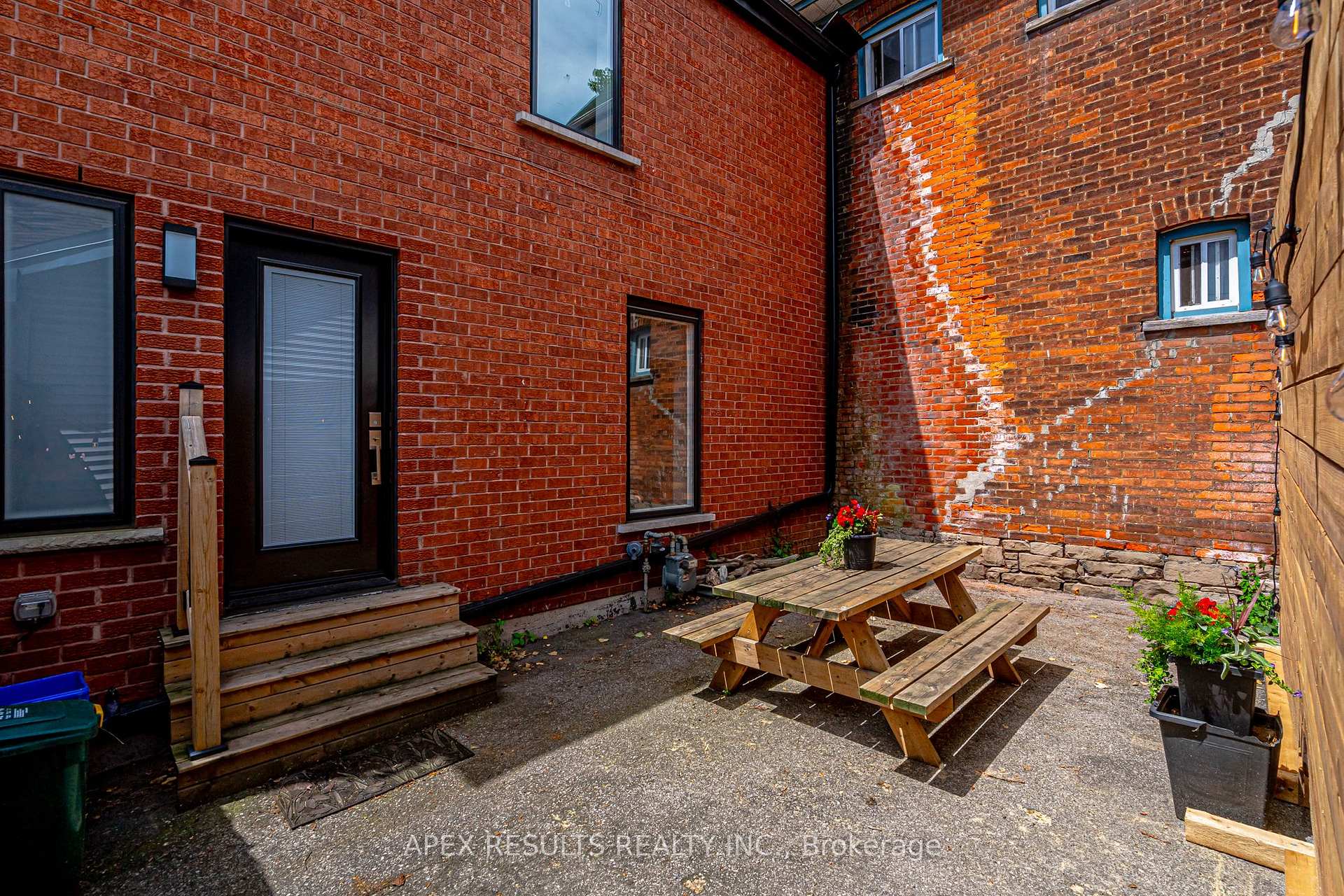 Photo 34 of 58 Spring Street, Hamilton, Corktown — HOMEH