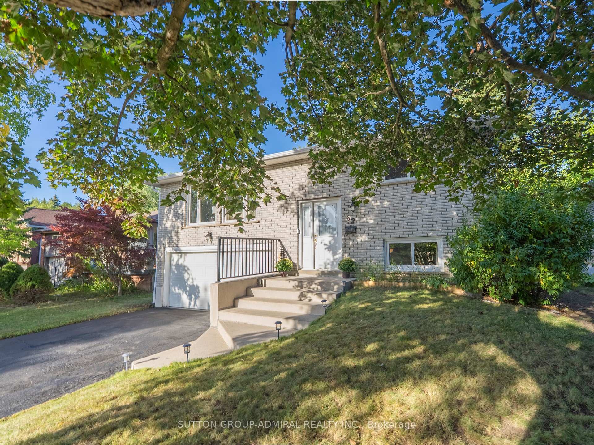 Photo 2 of 62 Shieldmark Crescent, Markham, Royal Orchard — HOMEH