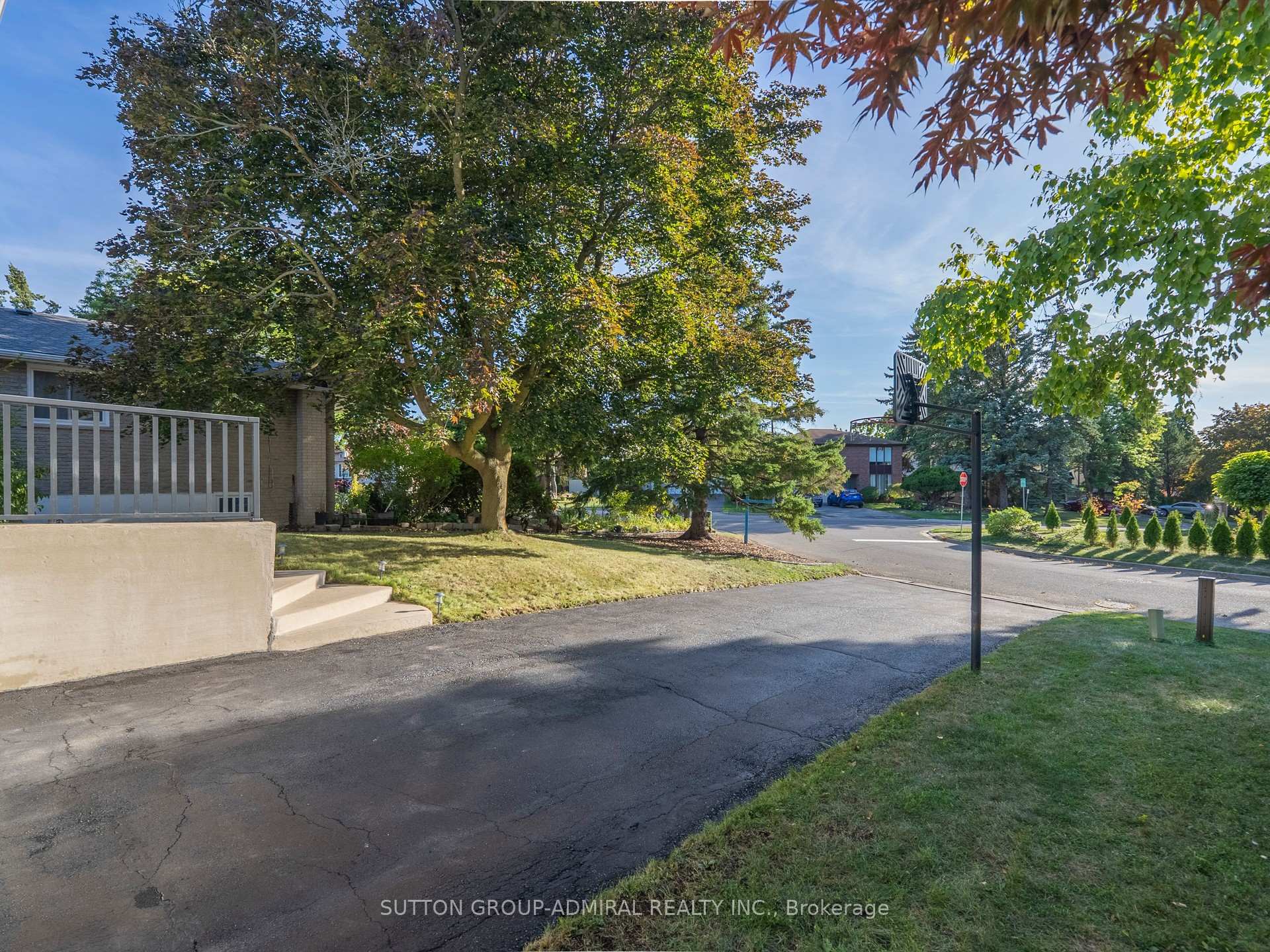 Photo 4 of 62 Shieldmark Crescent, Markham, Royal Orchard — HOMEH
