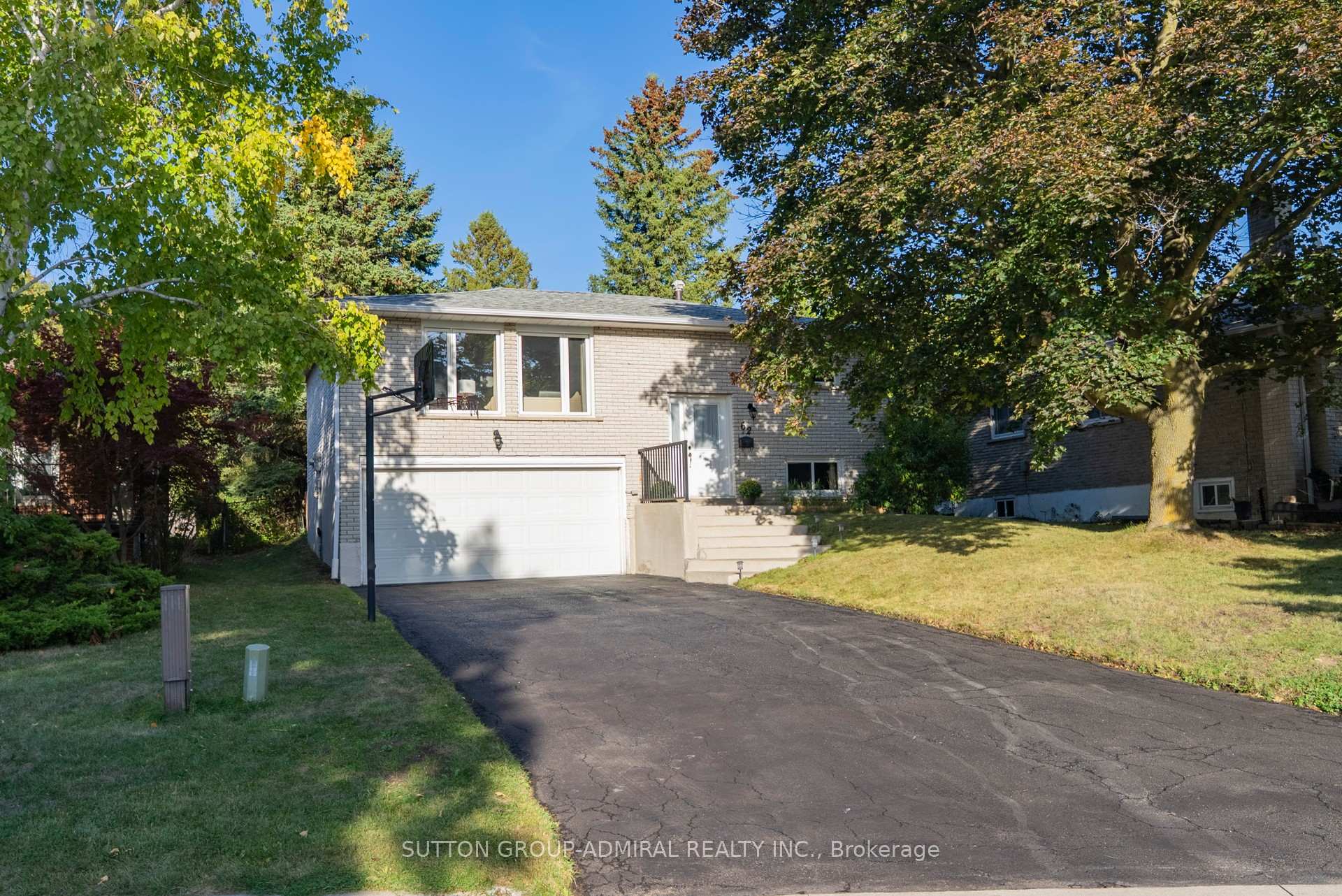 Photo 5 of 62 Shieldmark Crescent, Markham, Royal Orchard — HOMEH