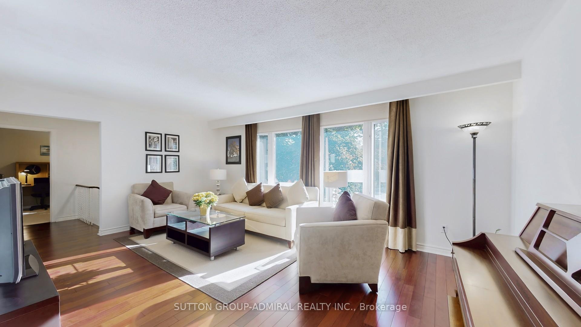 Photo 7 of 62 Shieldmark Crescent, Markham, Royal Orchard — HOMEH