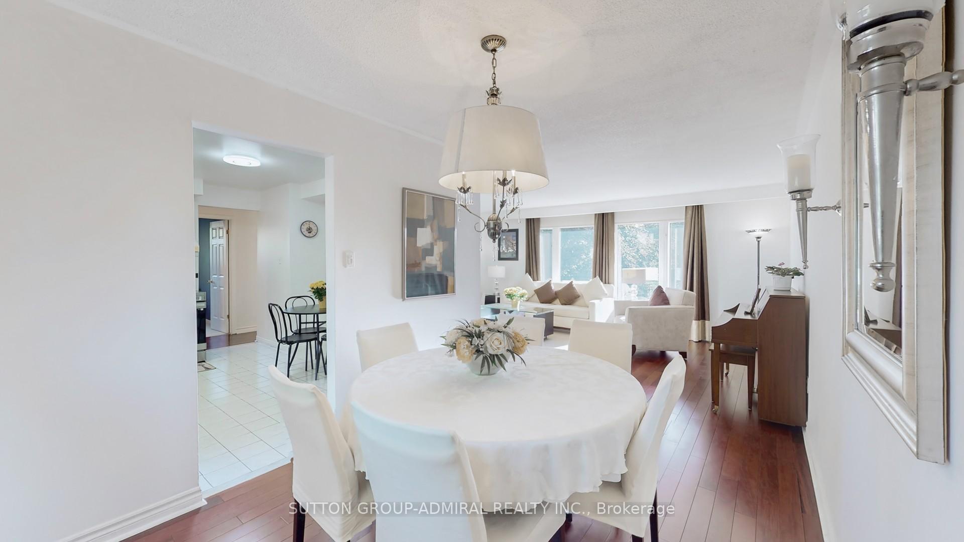 Photo 10 of 62 Shieldmark Crescent, Markham, Royal Orchard — HOMEH