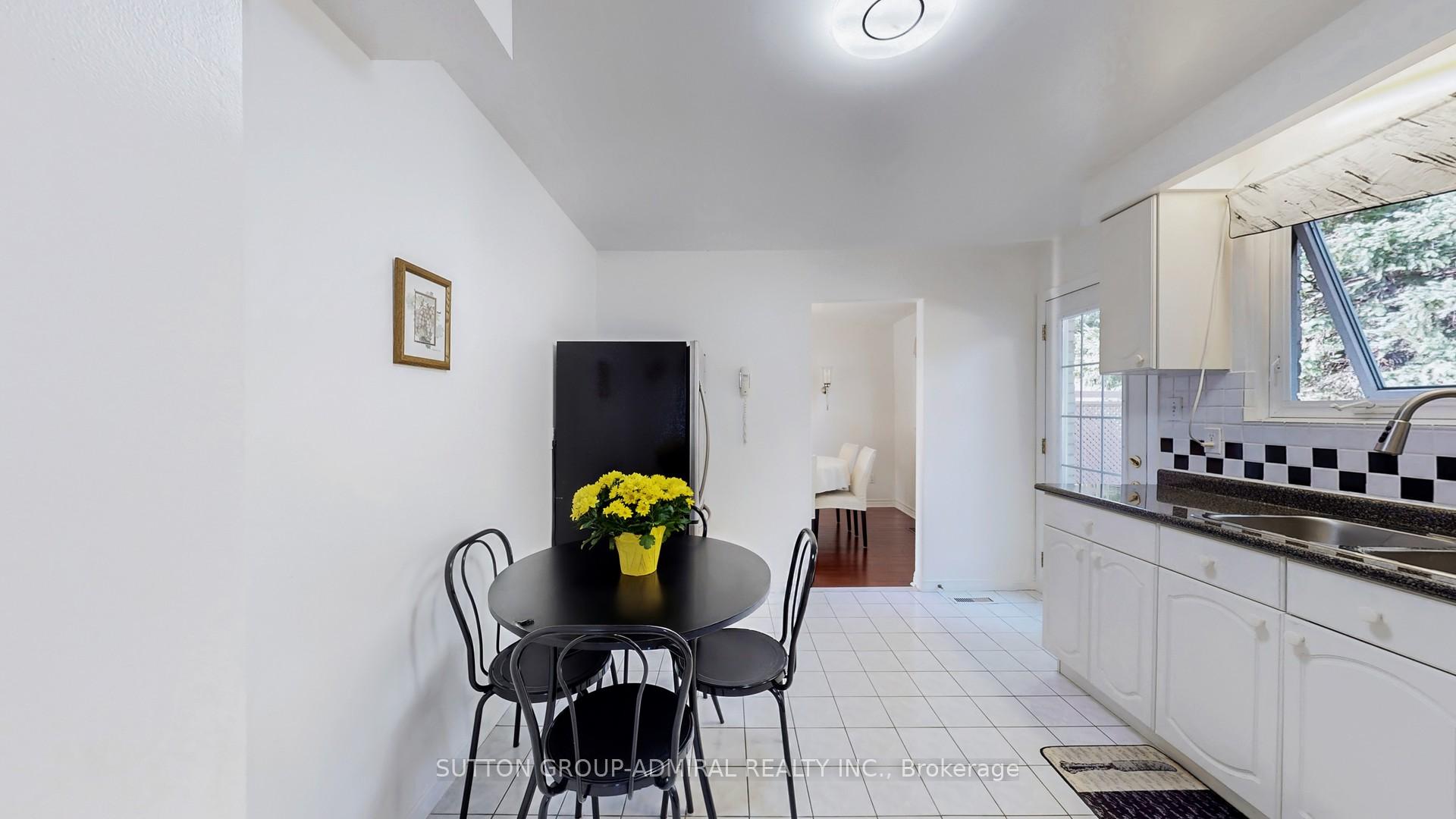 Photo 15 of 62 Shieldmark Crescent, Markham, Royal Orchard — HOMEH