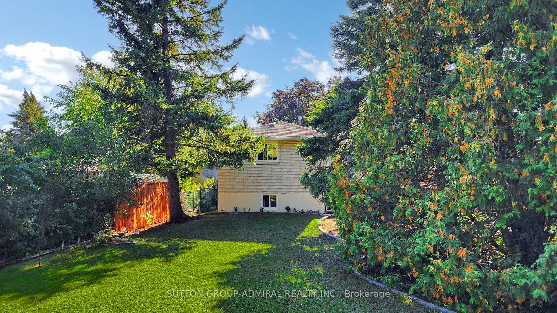 Photo 42 of 62 Shieldmark Crescent, Markham, Royal Orchard — HOMEH