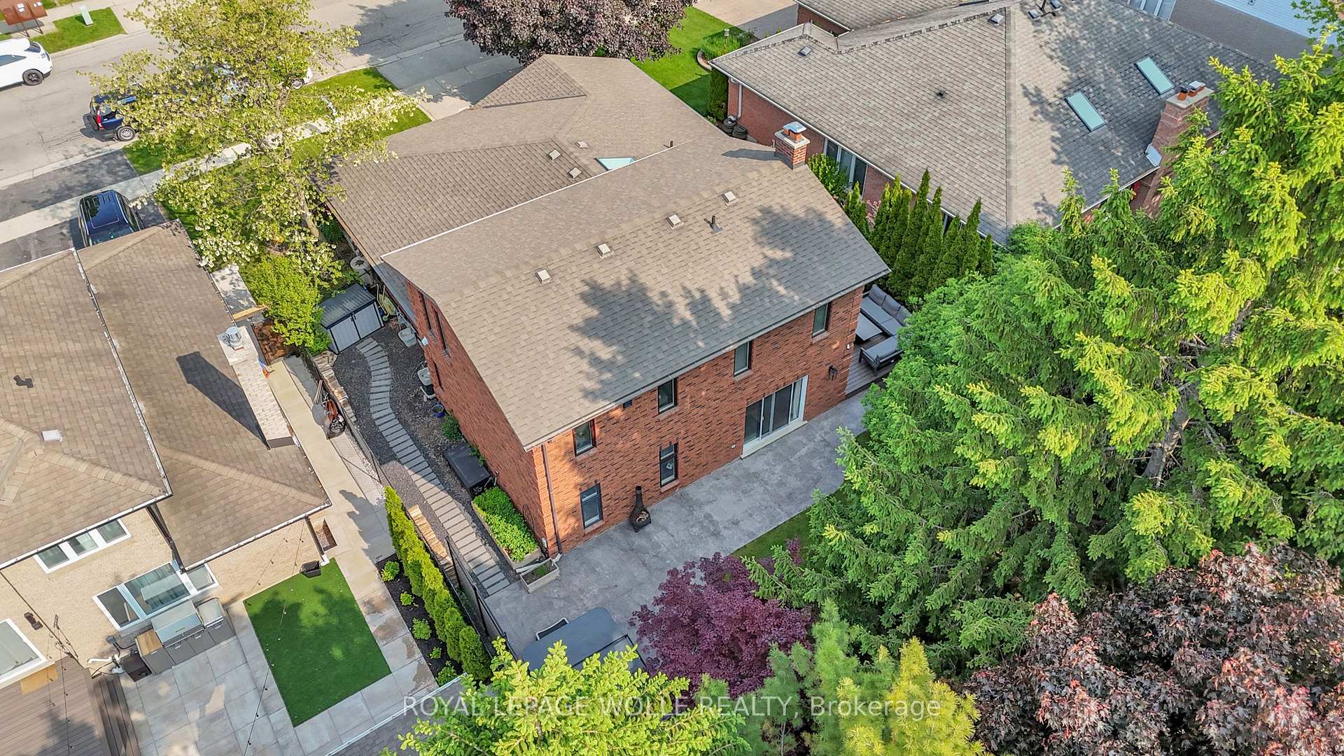 Photo 1 of 34 Daimler Drive, Kitchener — HOMEH