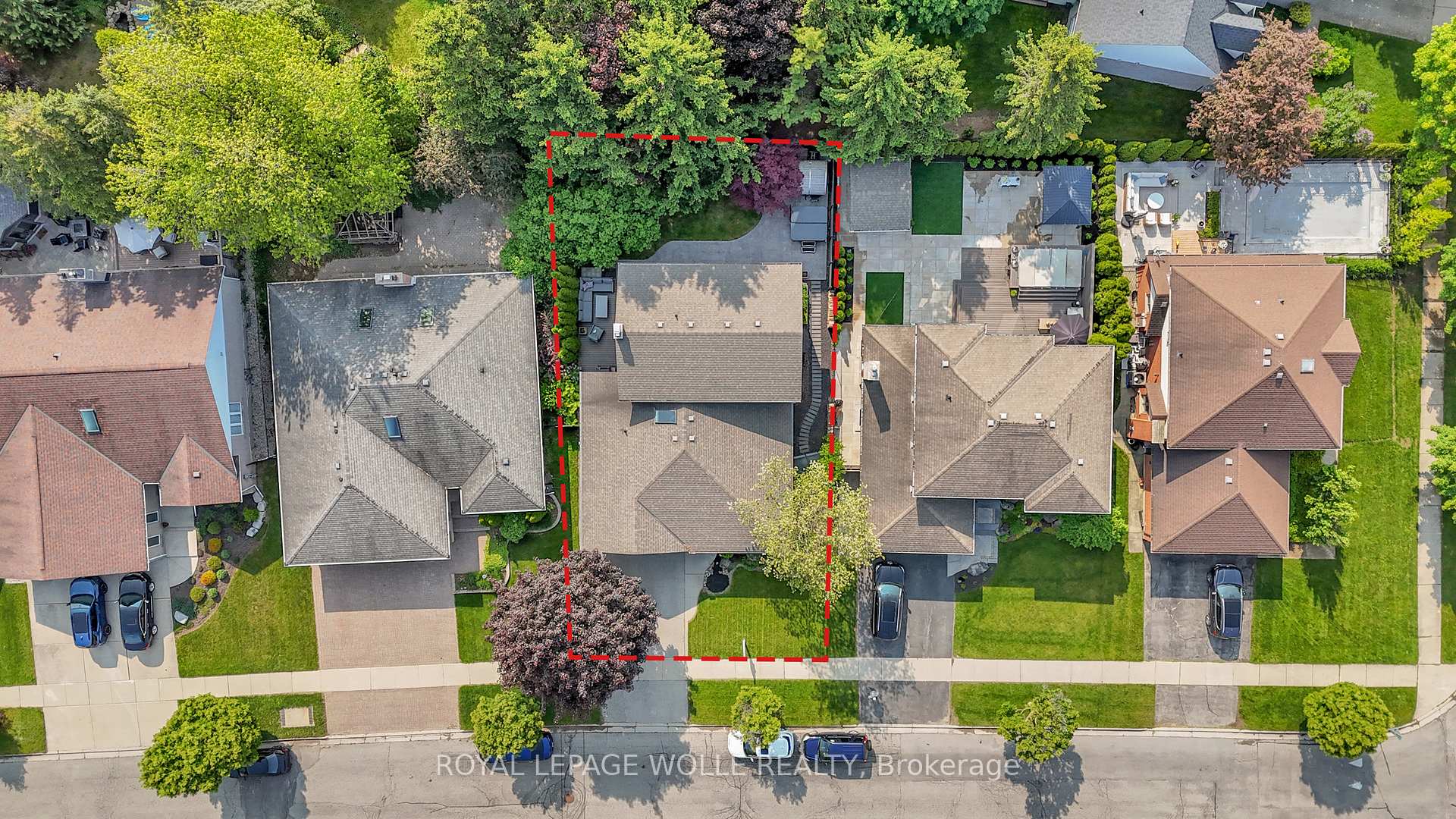 Photo 5 of 34 Daimler Drive, Kitchener — HOMEH