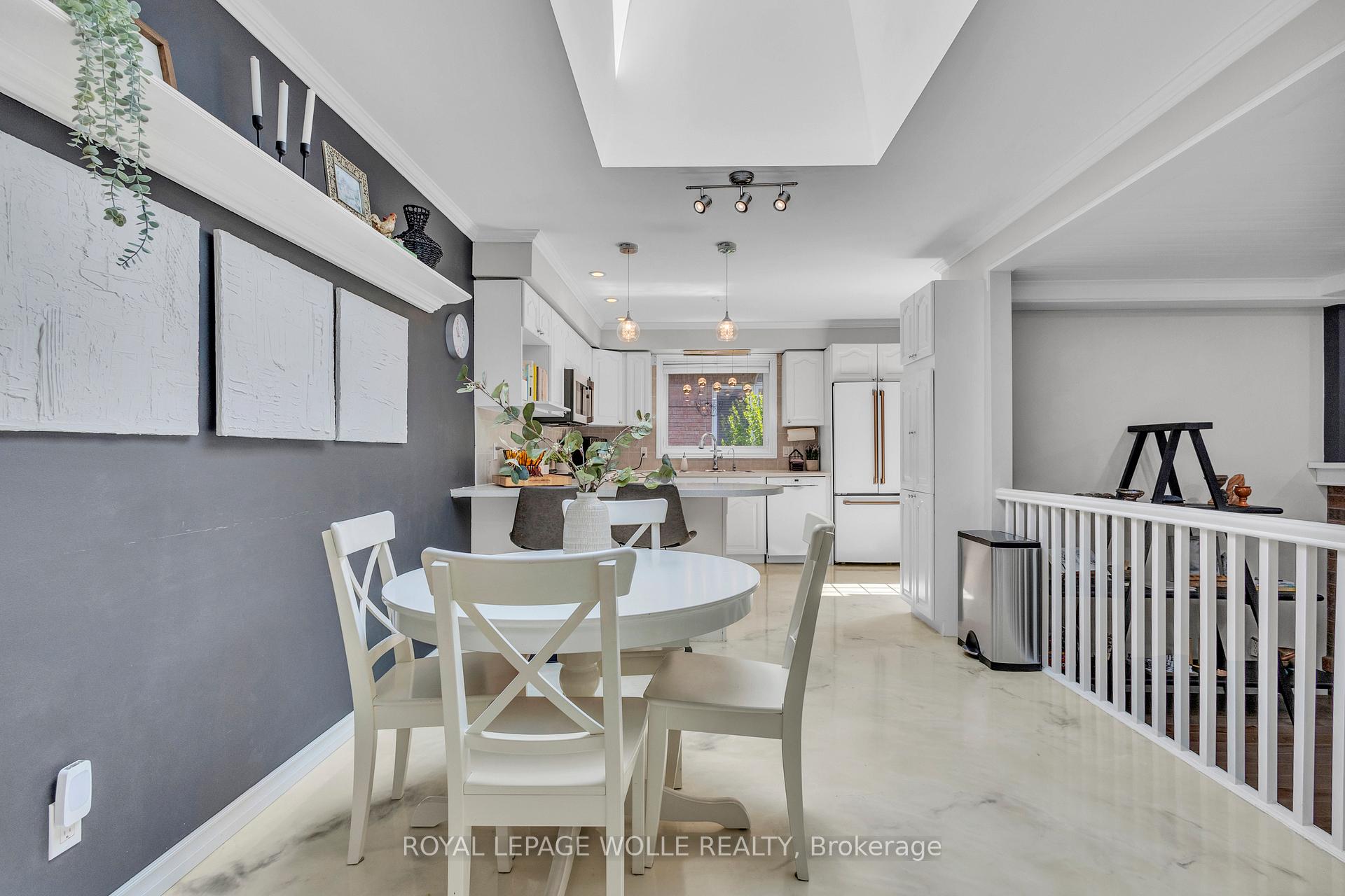 Photo 13 of 34 Daimler Drive, Kitchener — HOMEH