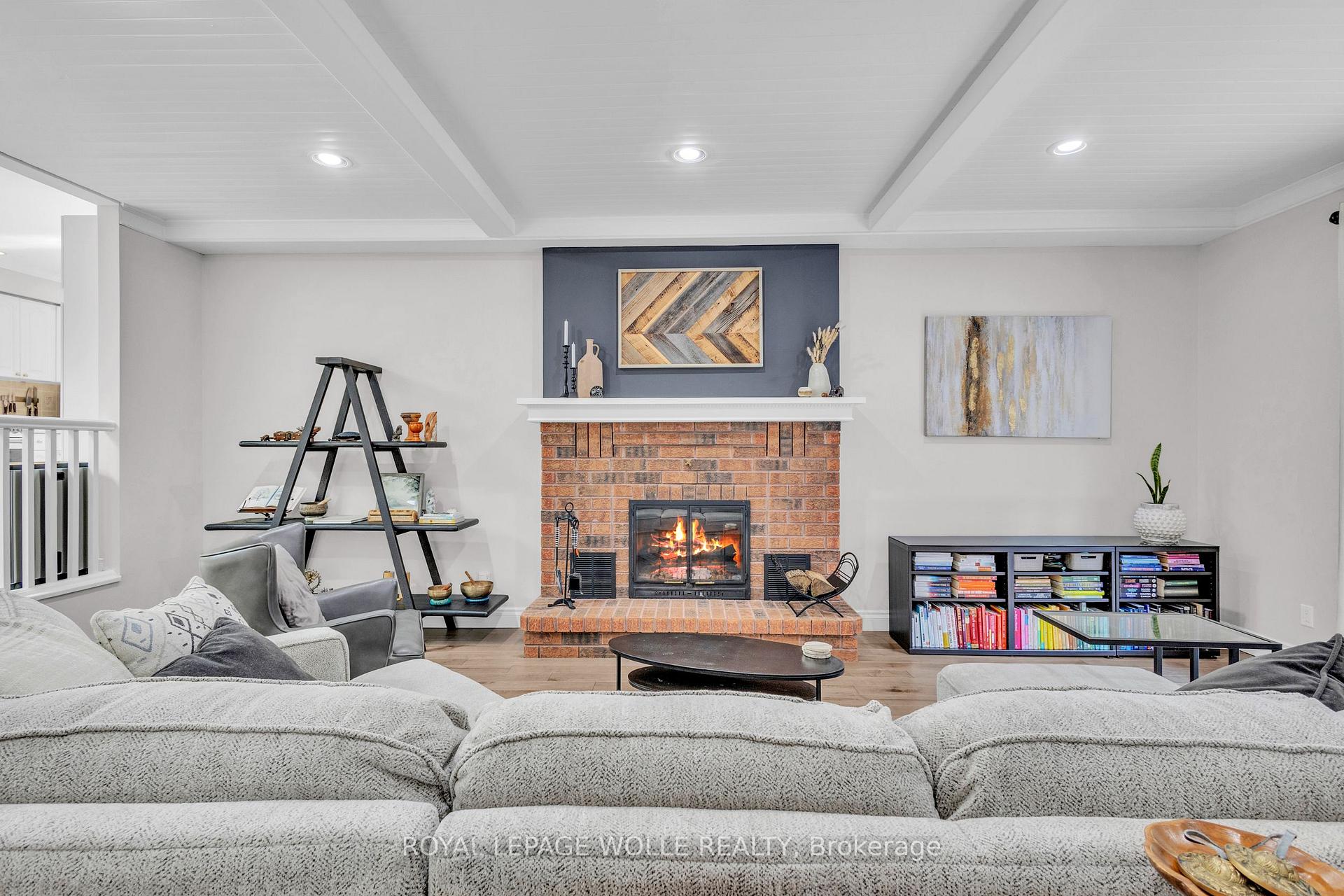 Photo 22 of 34 Daimler Drive, Kitchener — HOMEH