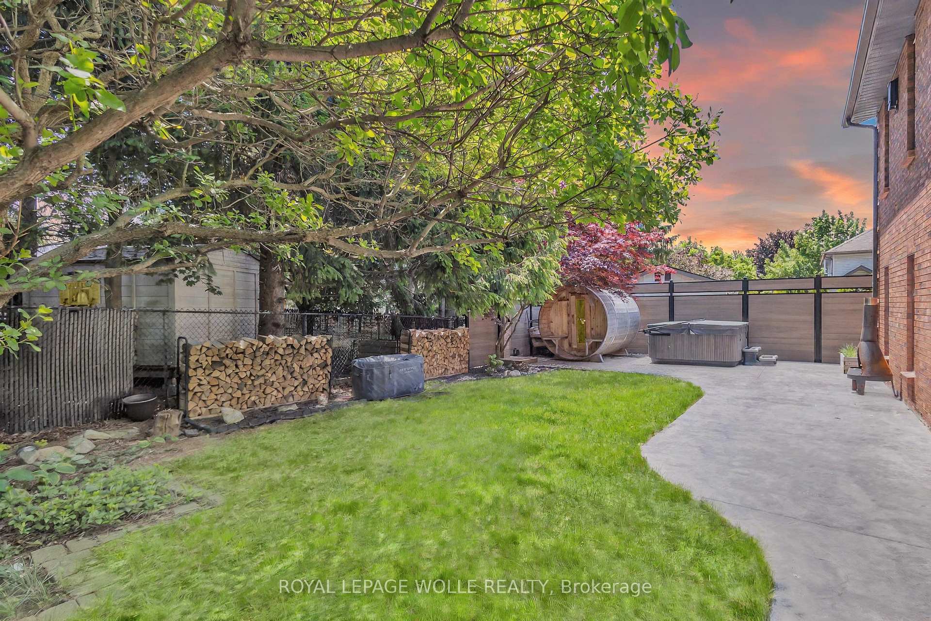 Photo 24 of 34 Daimler Drive, Kitchener — HOMEH