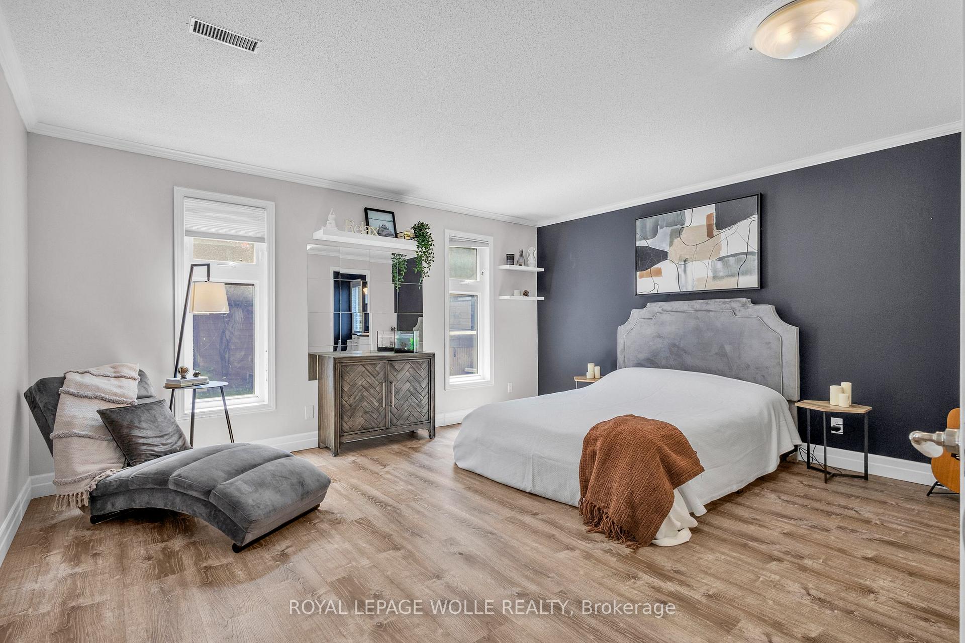 Photo 27 of 34 Daimler Drive, Kitchener — HOMEH