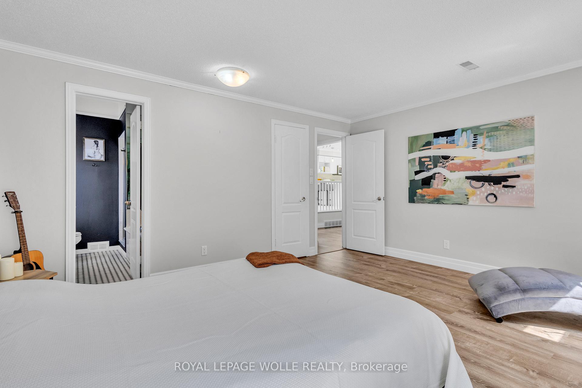 Photo 28 of 34 Daimler Drive, Kitchener — HOMEH