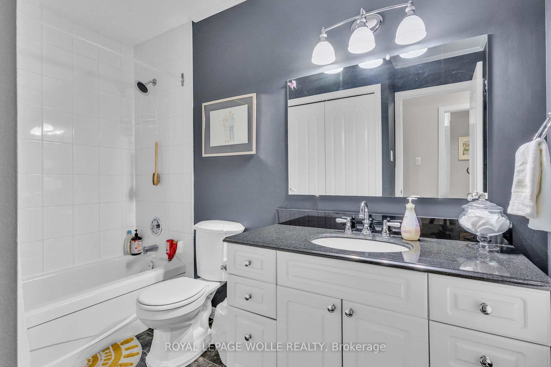 Photo 37 of 34 Daimler Drive, Kitchener — HOMEH