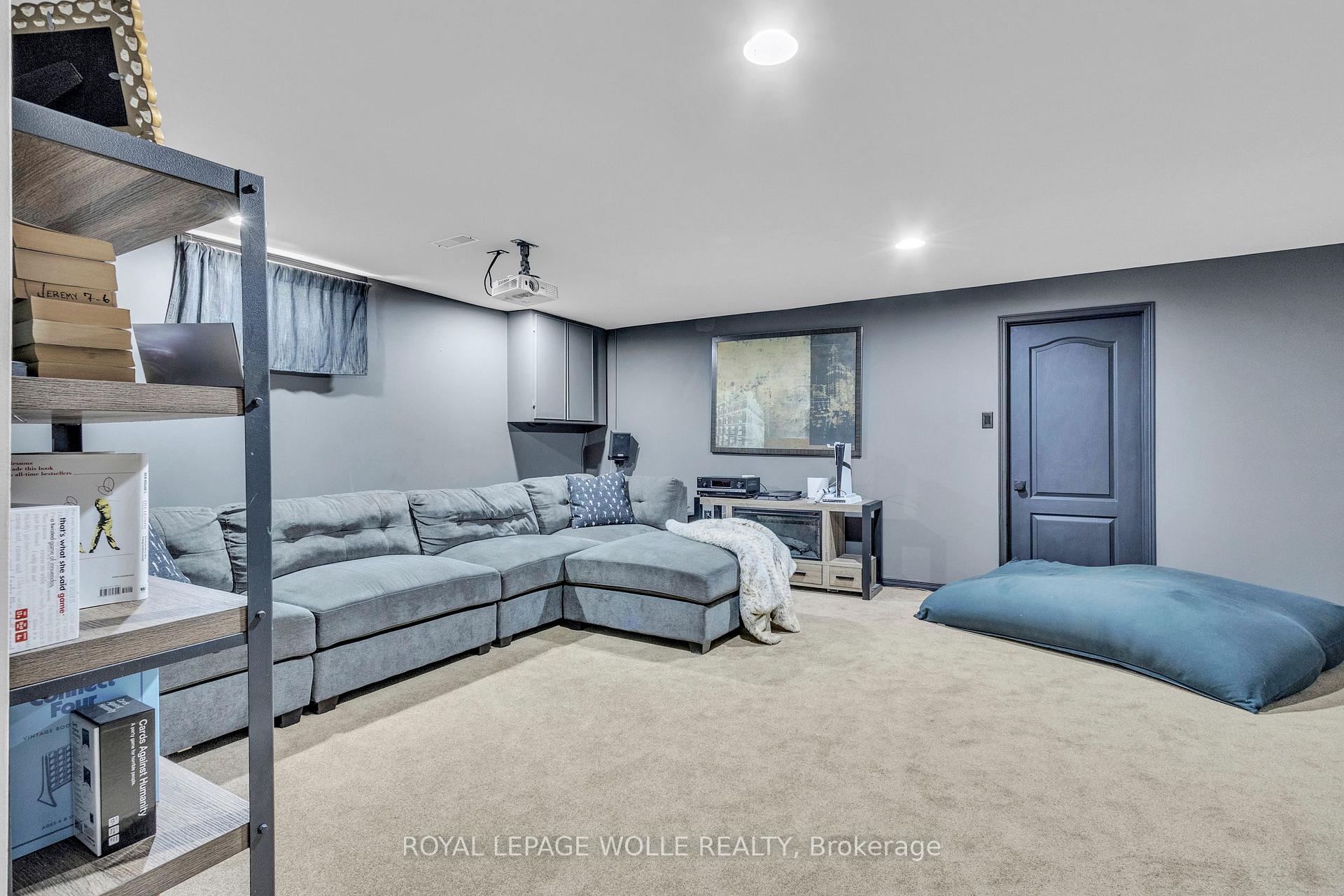 Photo 41 of 34 Daimler Drive, Kitchener — HOMEH