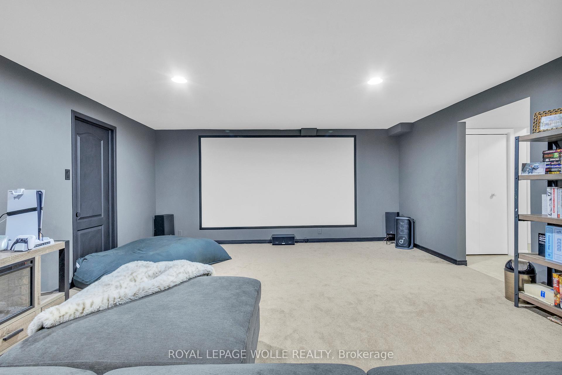 Photo 42 of 34 Daimler Drive, Kitchener — HOMEH