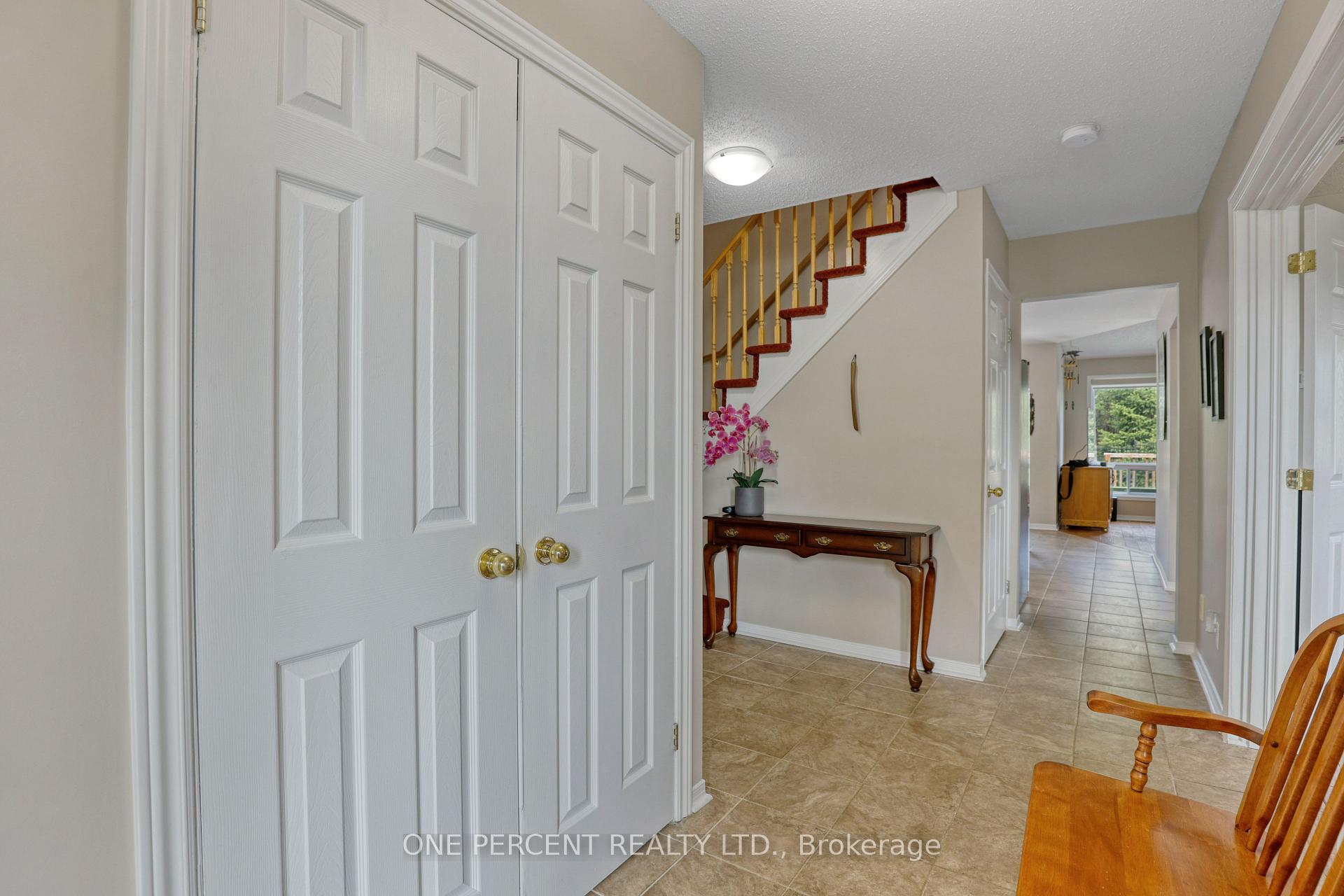 Photo 4 of 33 Shannondoe Crescent, Ottawa, Kanata - Bridlewood — HOMEH