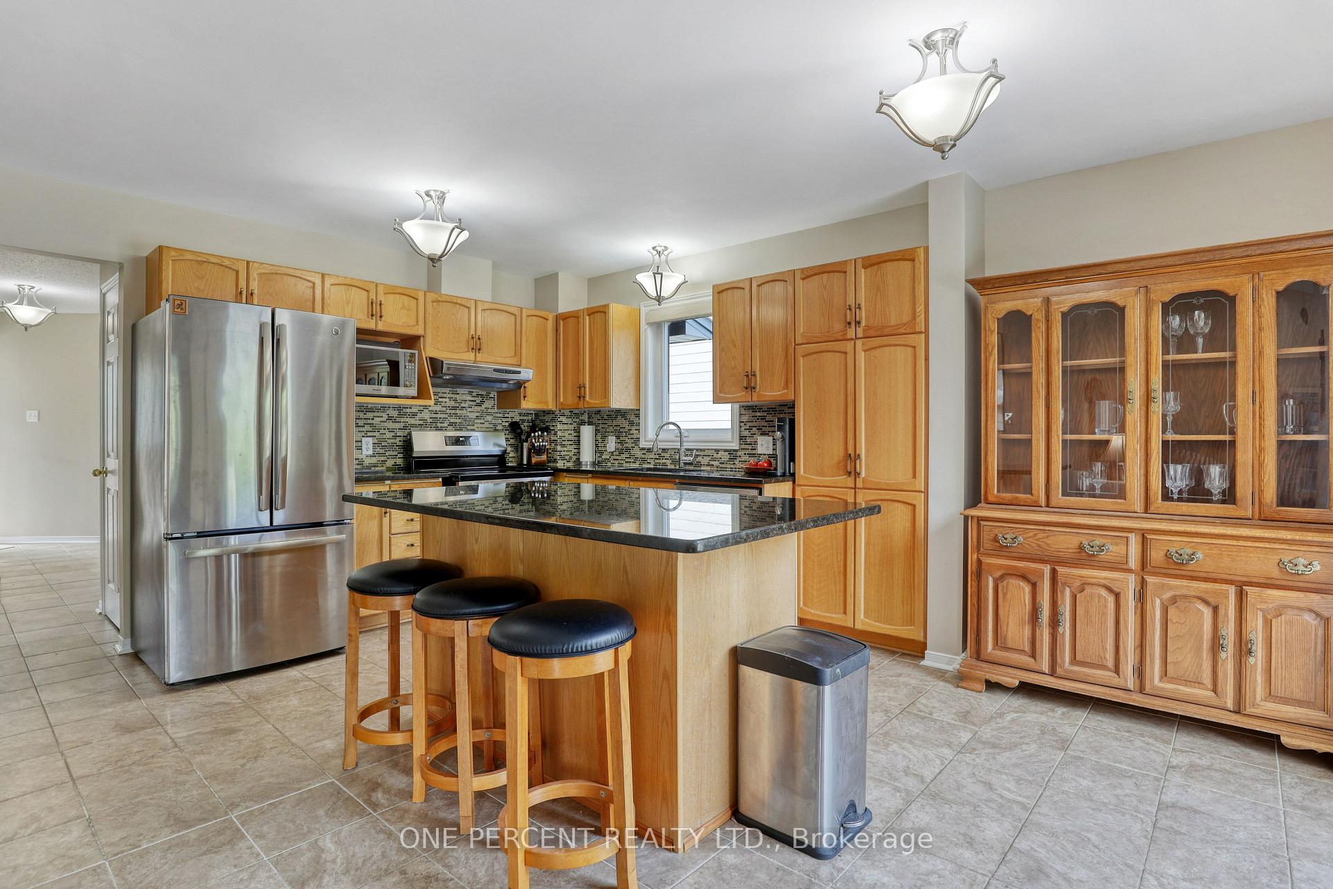Photo 14 of 33 Shannondoe Crescent, Ottawa, Kanata - Bridlewood — HOMEH