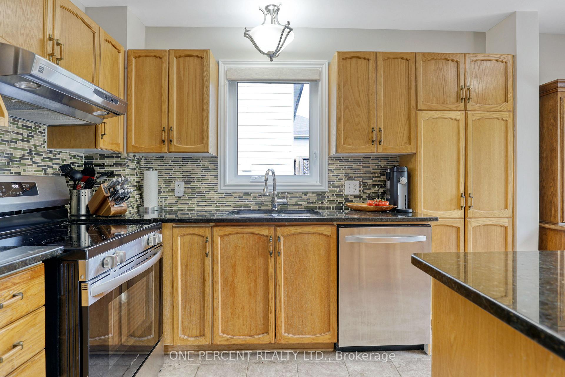 Photo 18 of 33 Shannondoe Crescent, Ottawa, Kanata - Bridlewood — HOMEH