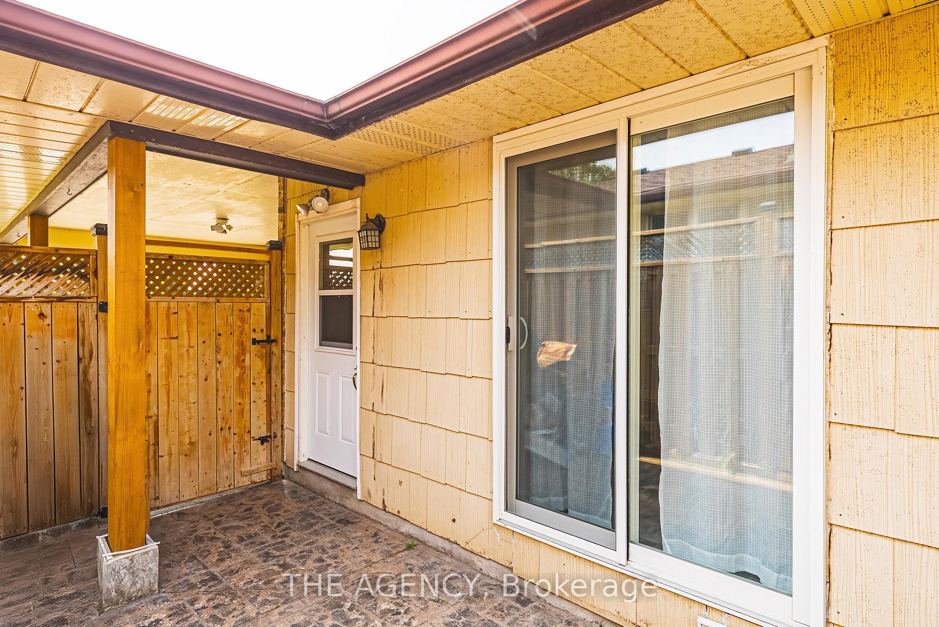 Photo 20 of 137 Pepperwood Crescent, Kitchener — HOMEH