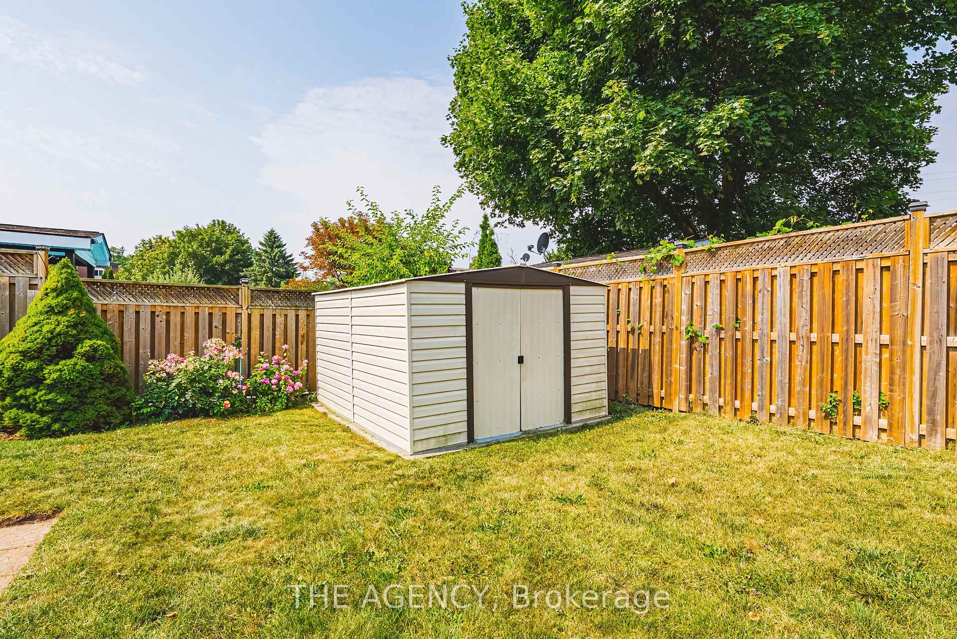 Photo 24 of 137 Pepperwood Crescent, Kitchener — HOMEH