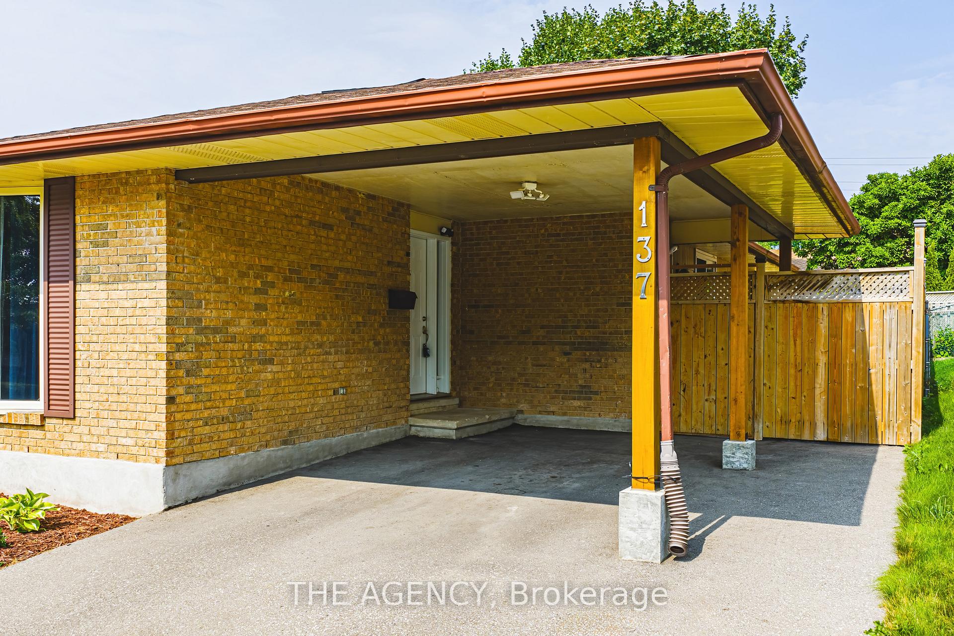 Photo 25 of 137 Pepperwood Crescent, Kitchener — HOMEH