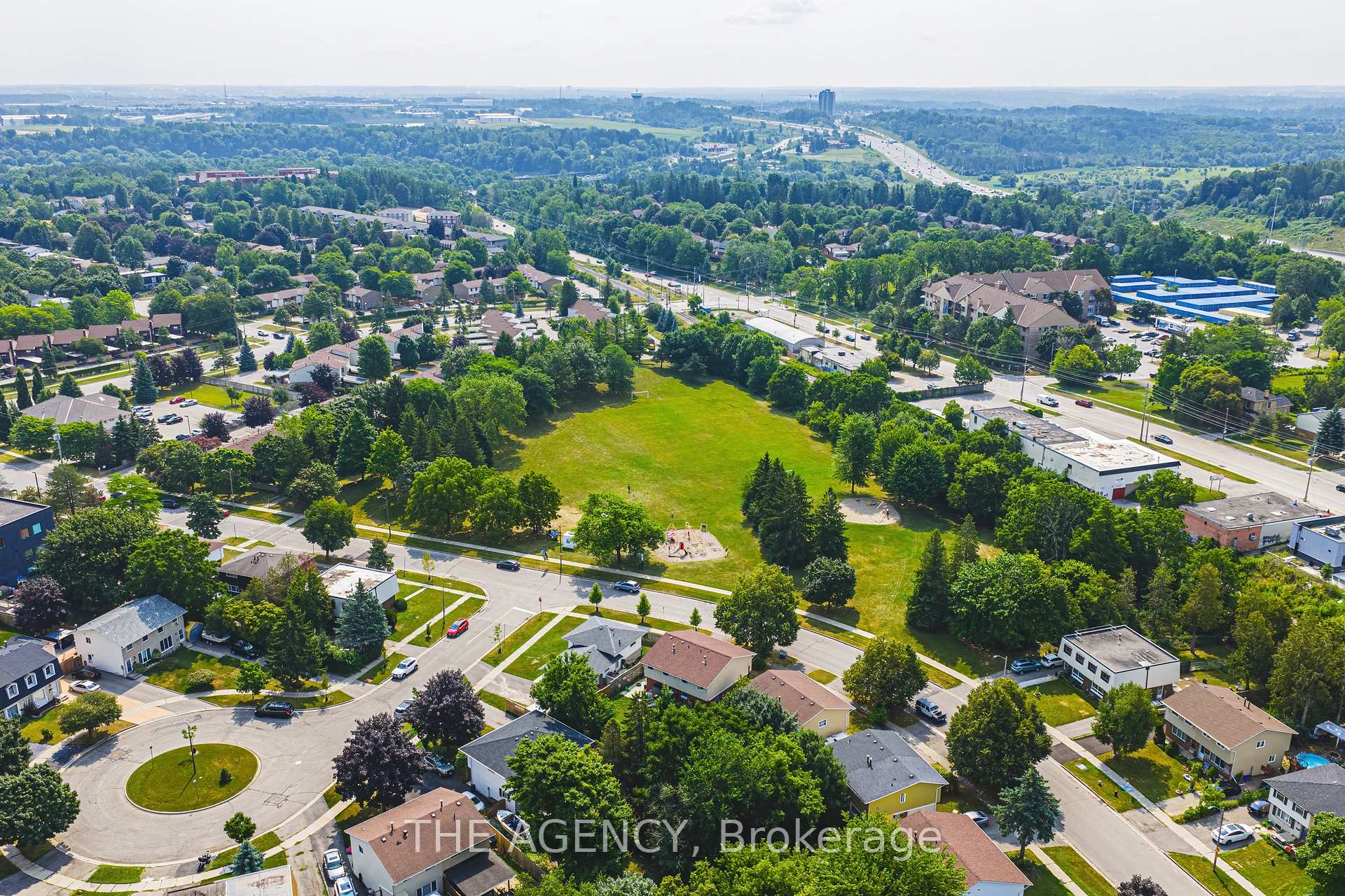 Photo 32 of 137 Pepperwood Crescent, Kitchener — HOMEH